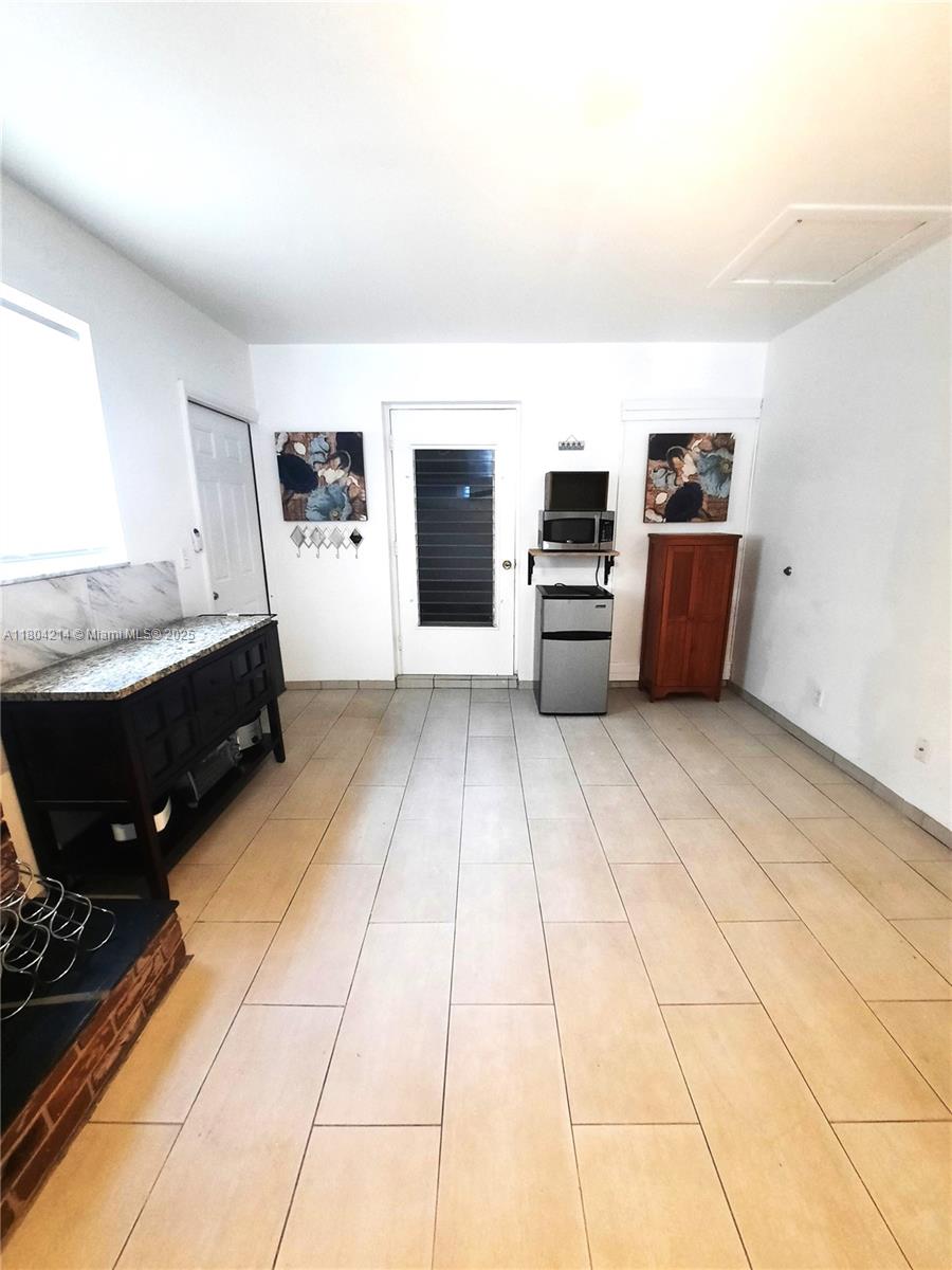 3838 NE Melba Dr R