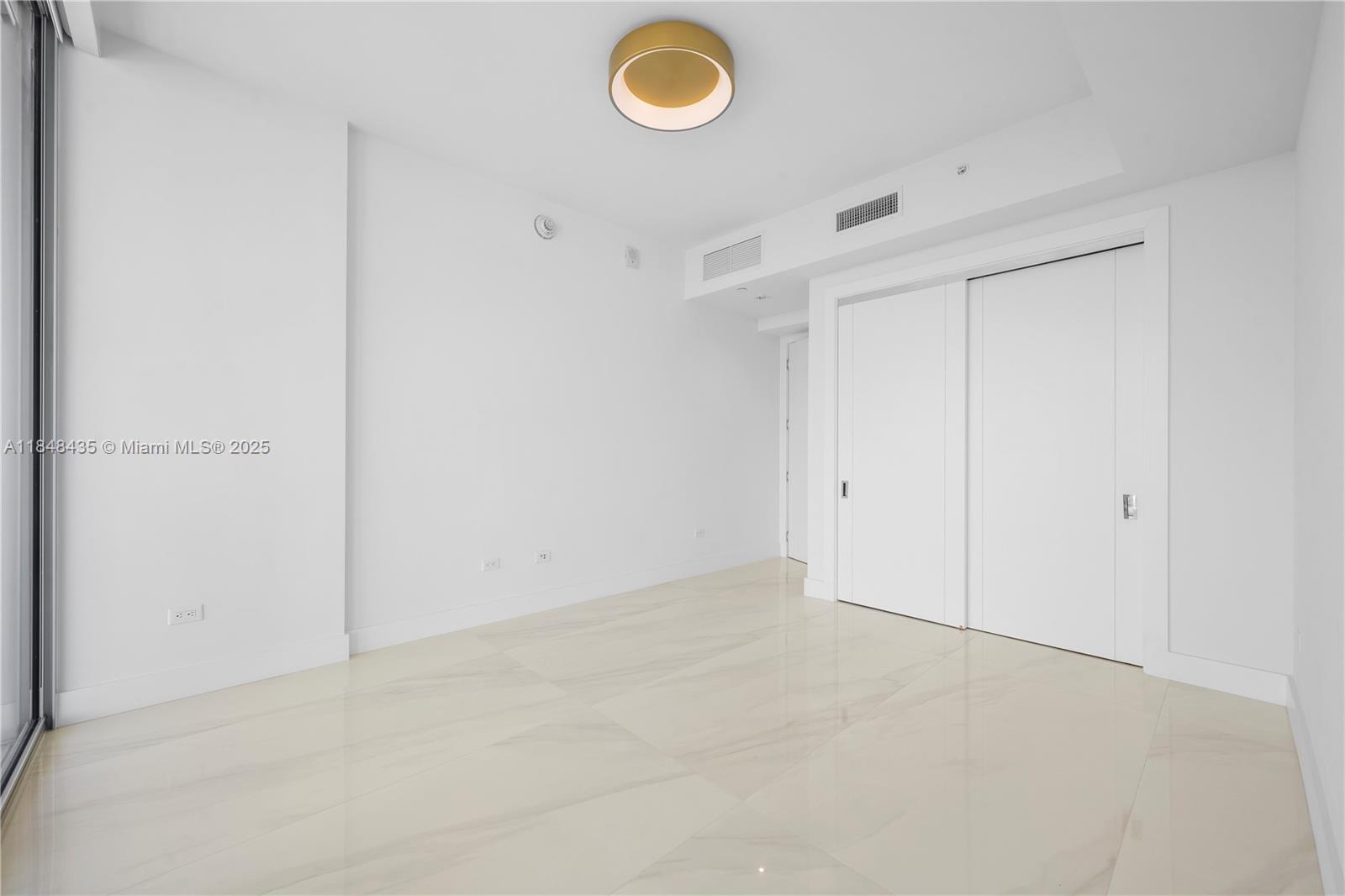 NORTH BISCAYNE BEACH AMEN - Residential