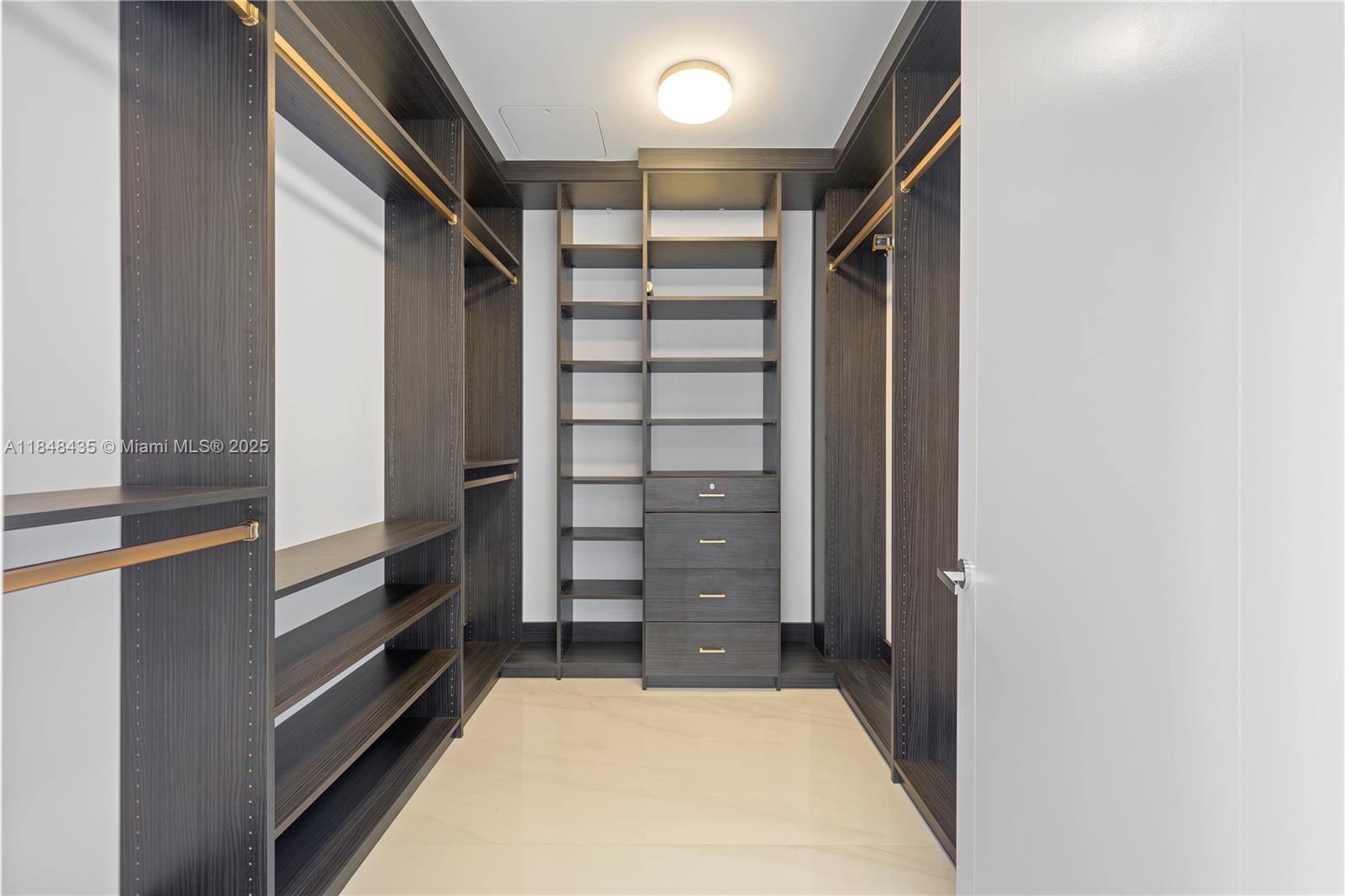 NORTH BISCAYNE BEACH AMEN - Residential