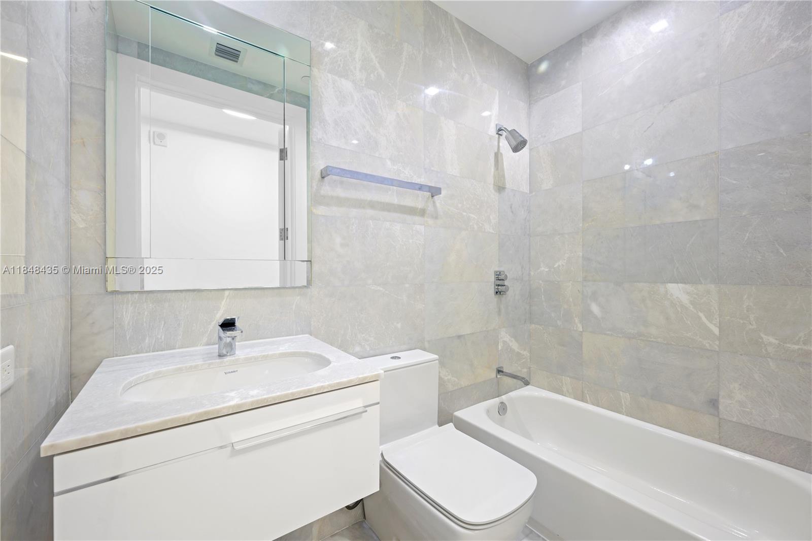 NORTH BISCAYNE BEACH AMEN - Residential