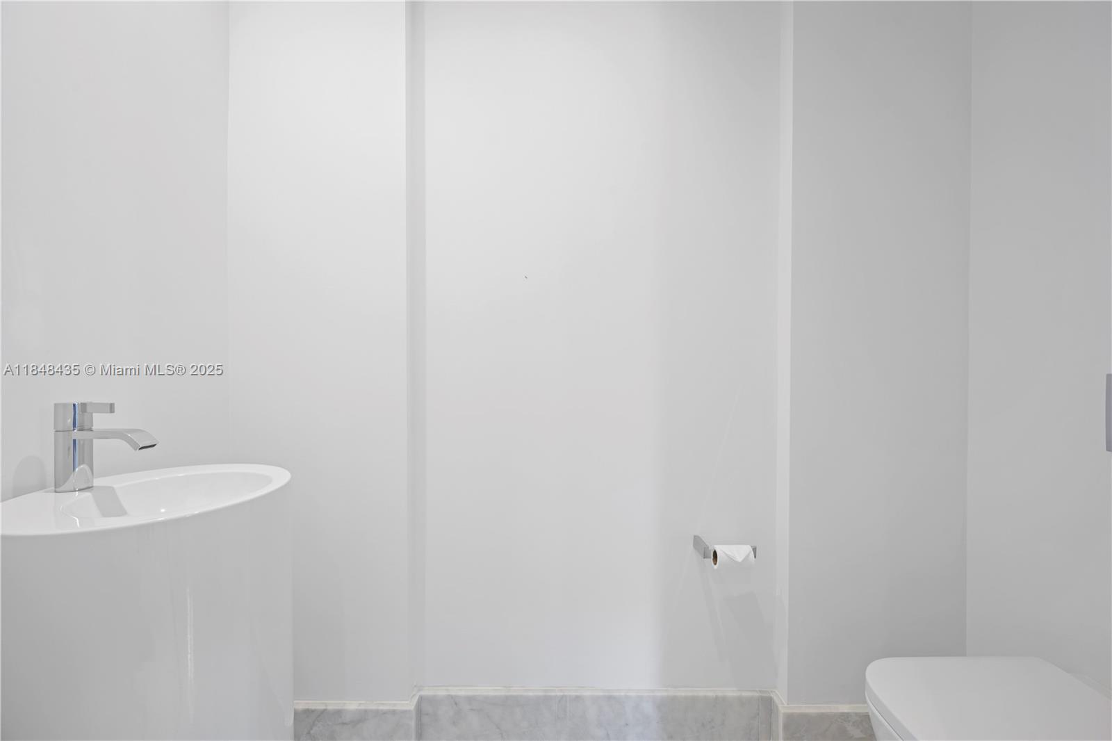 NORTH BISCAYNE BEACH AMEN - Residential