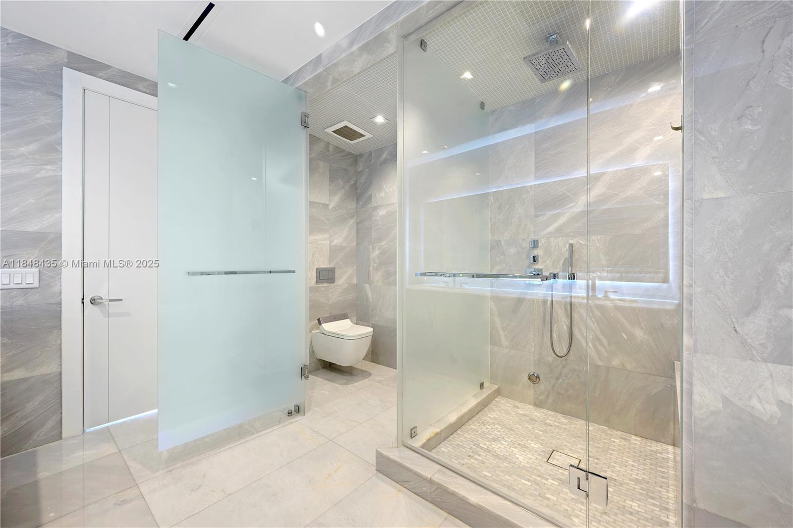 NORTH BISCAYNE BEACH AMEN - Residential