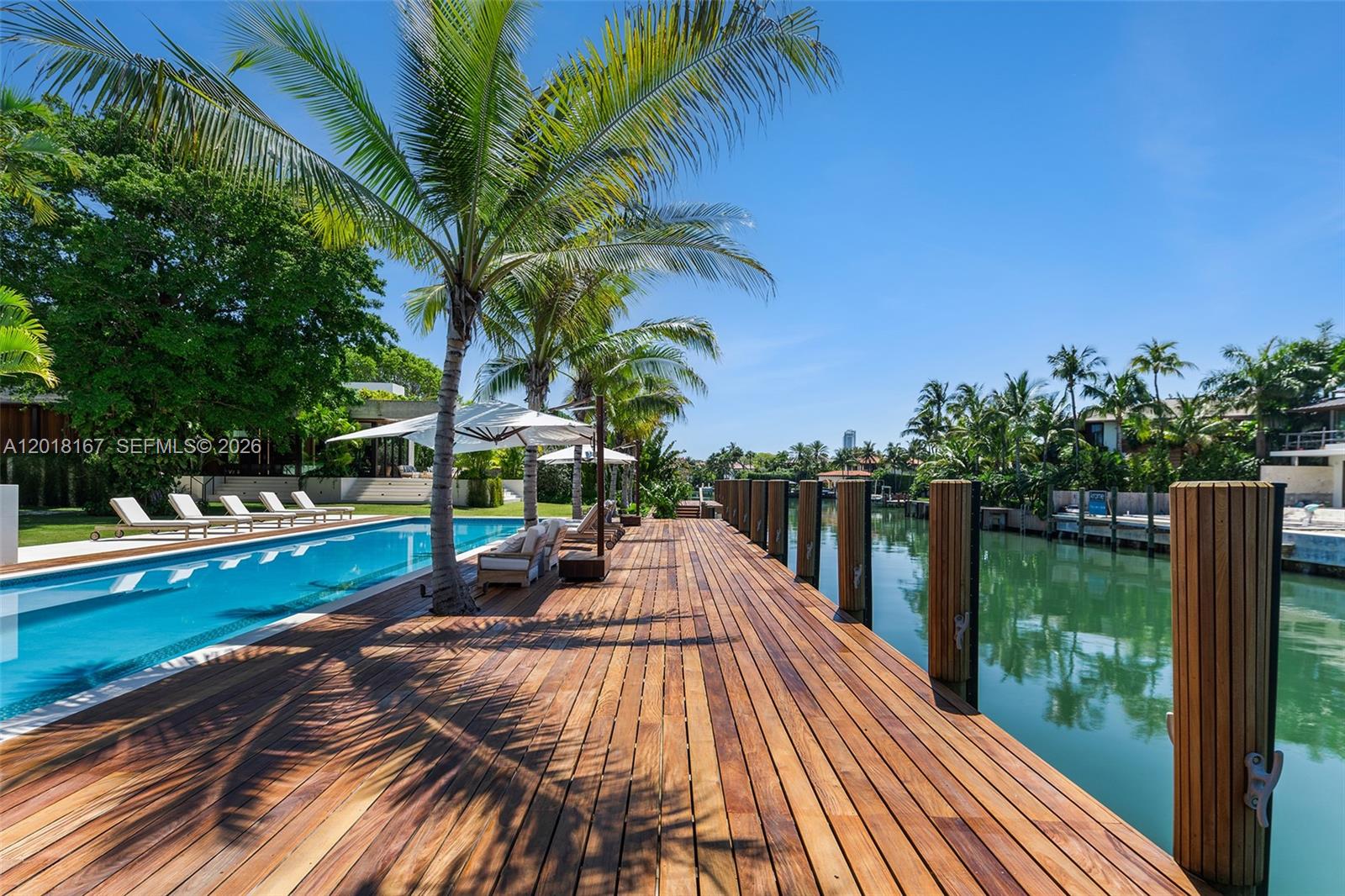 SUNSET ISLANDS-ISLAND NO 3 - Residential