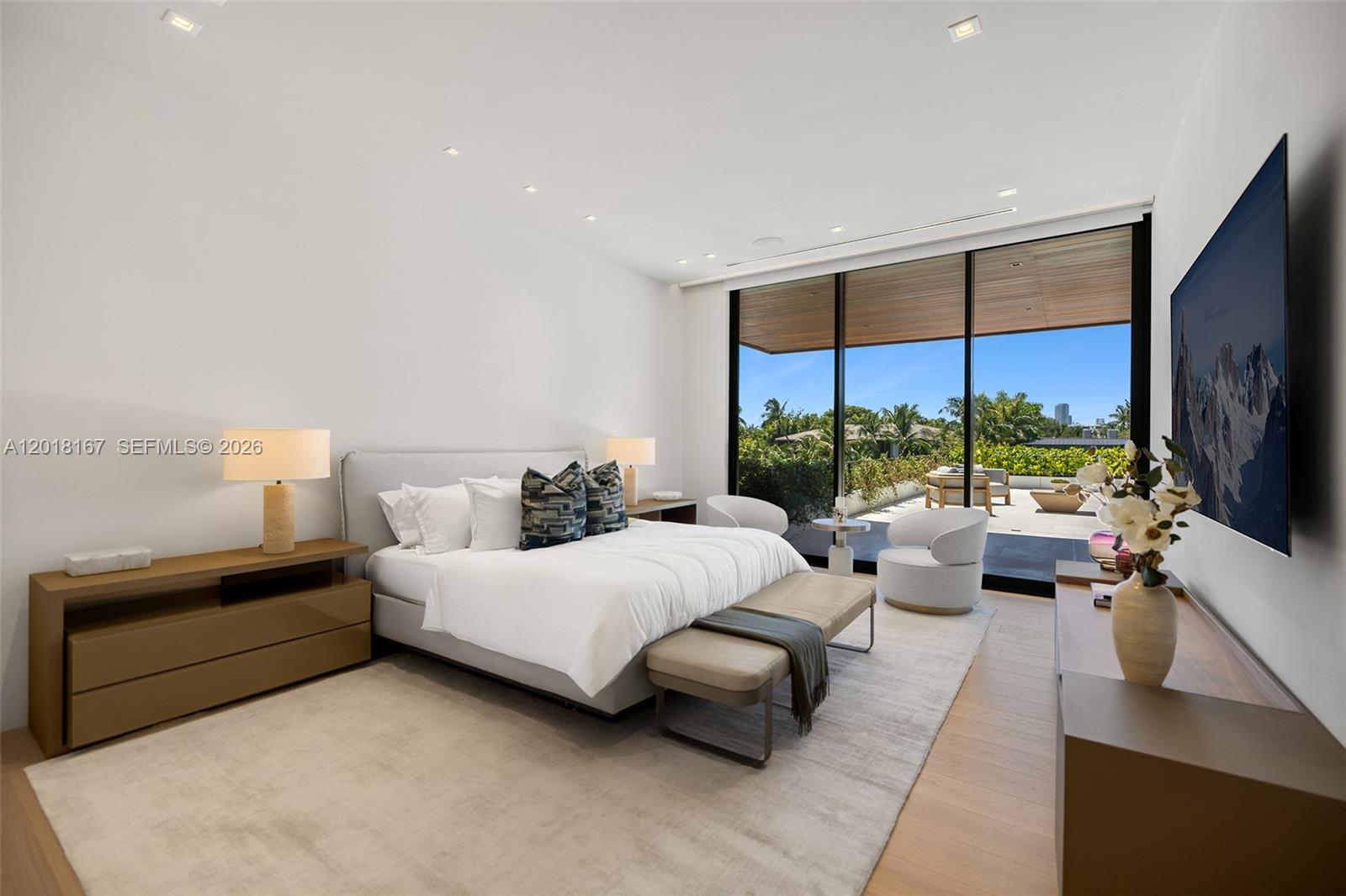 SUNSET ISLANDS-ISLAND NO 3 - Residential
