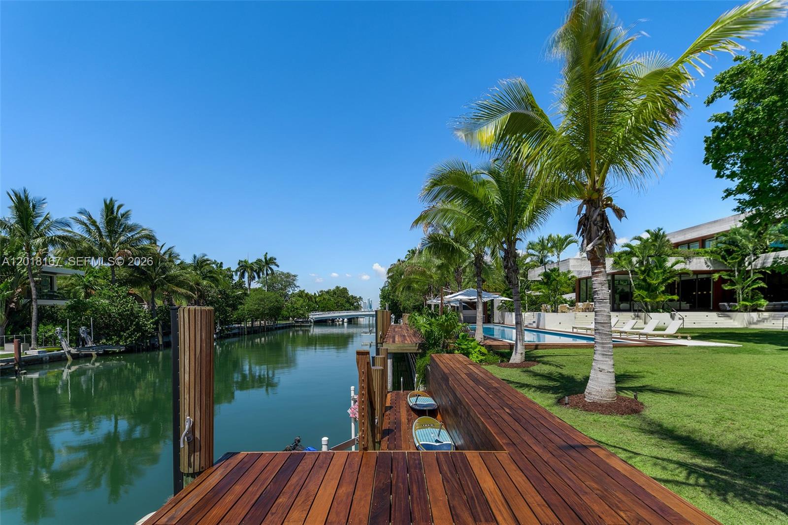 SUNSET ISLANDS-ISLAND NO 3 - Residential