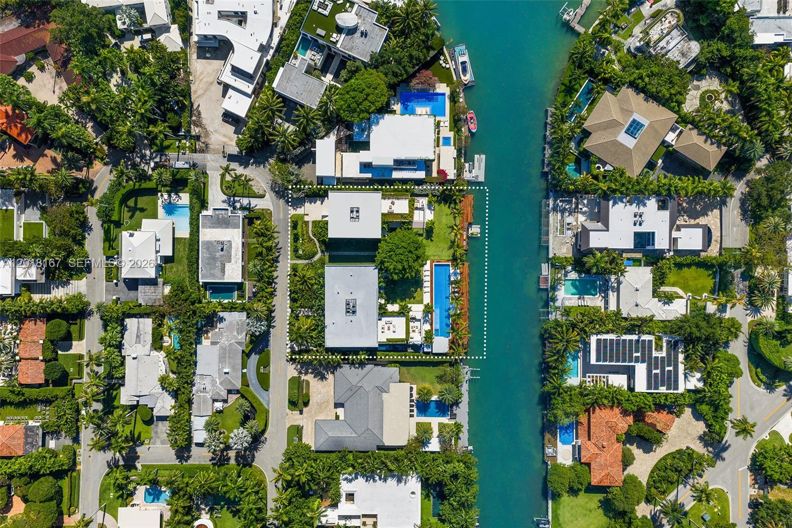 SUNSET ISLANDS-ISLAND NO 3 - Residential
