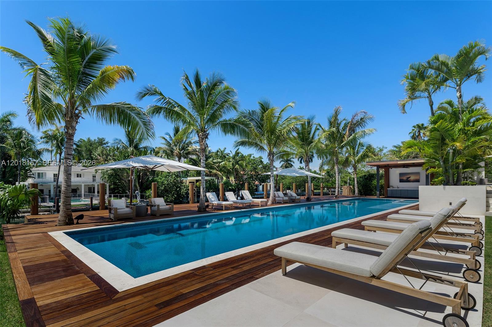SUNSET ISLANDS-ISLAND NO 3 - Residential
