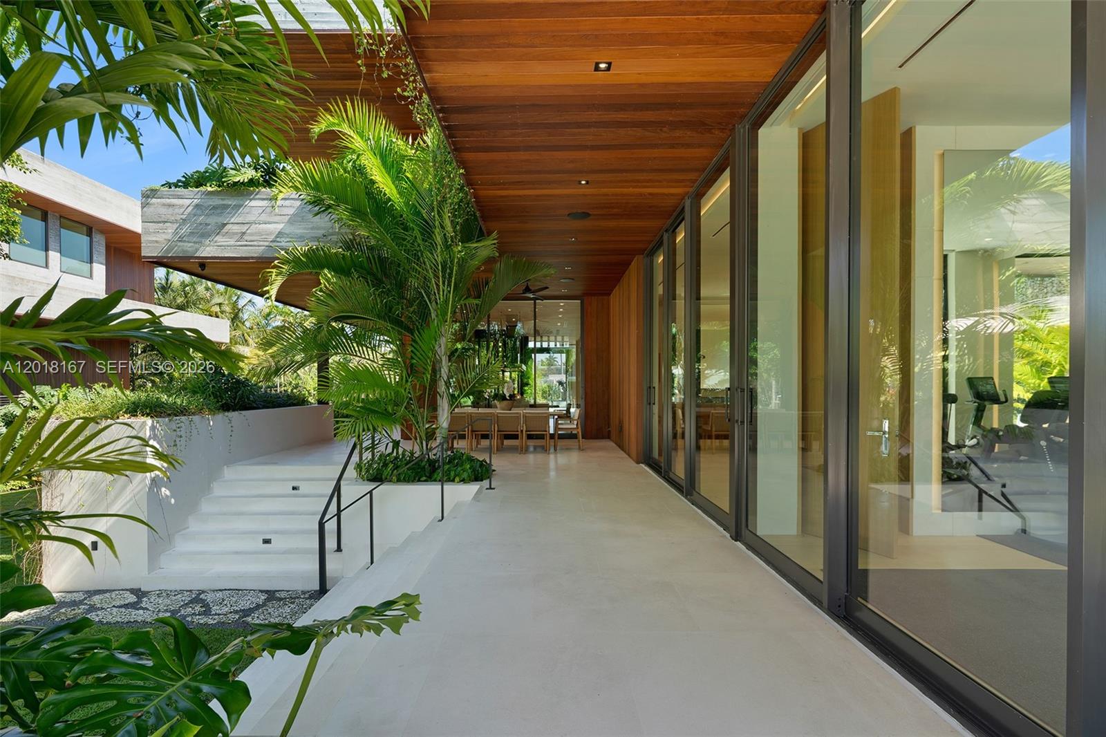 SUNSET ISLANDS-ISLAND NO 3 - Residential