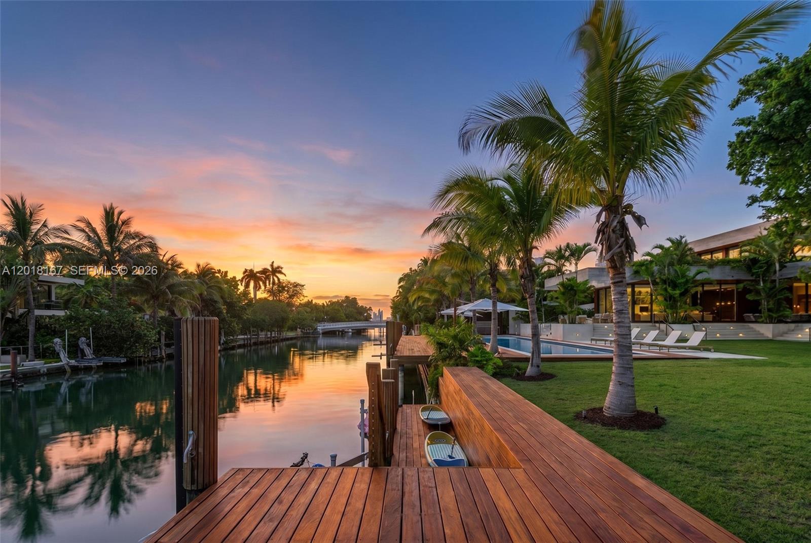 SUNSET ISLANDS-ISLAND NO 3 - Residential