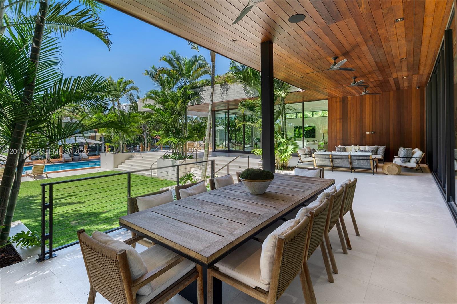 SUNSET ISLANDS-ISLAND NO 3 - Residential