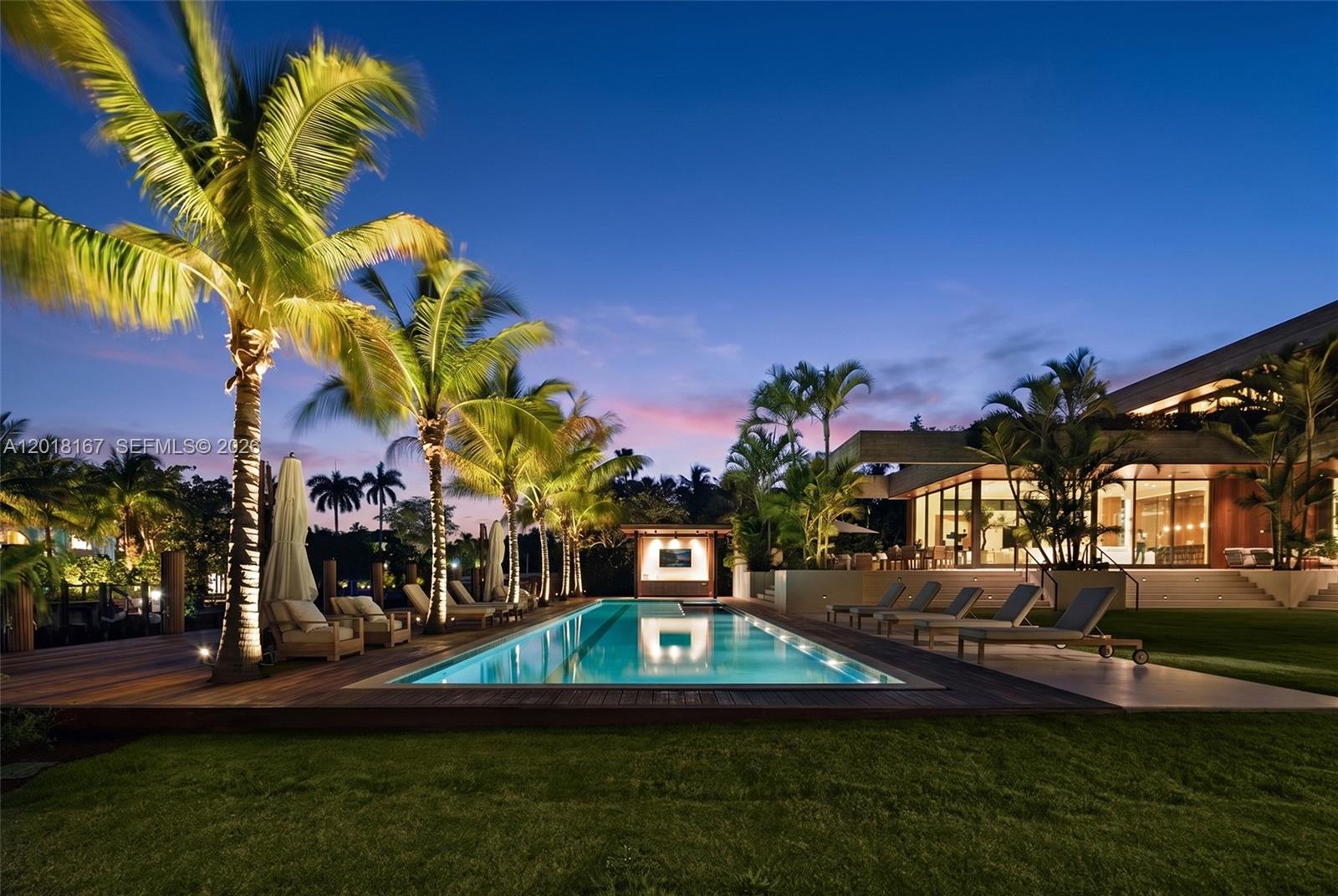 SUNSET ISLANDS-ISLAND NO 3 - Residential
