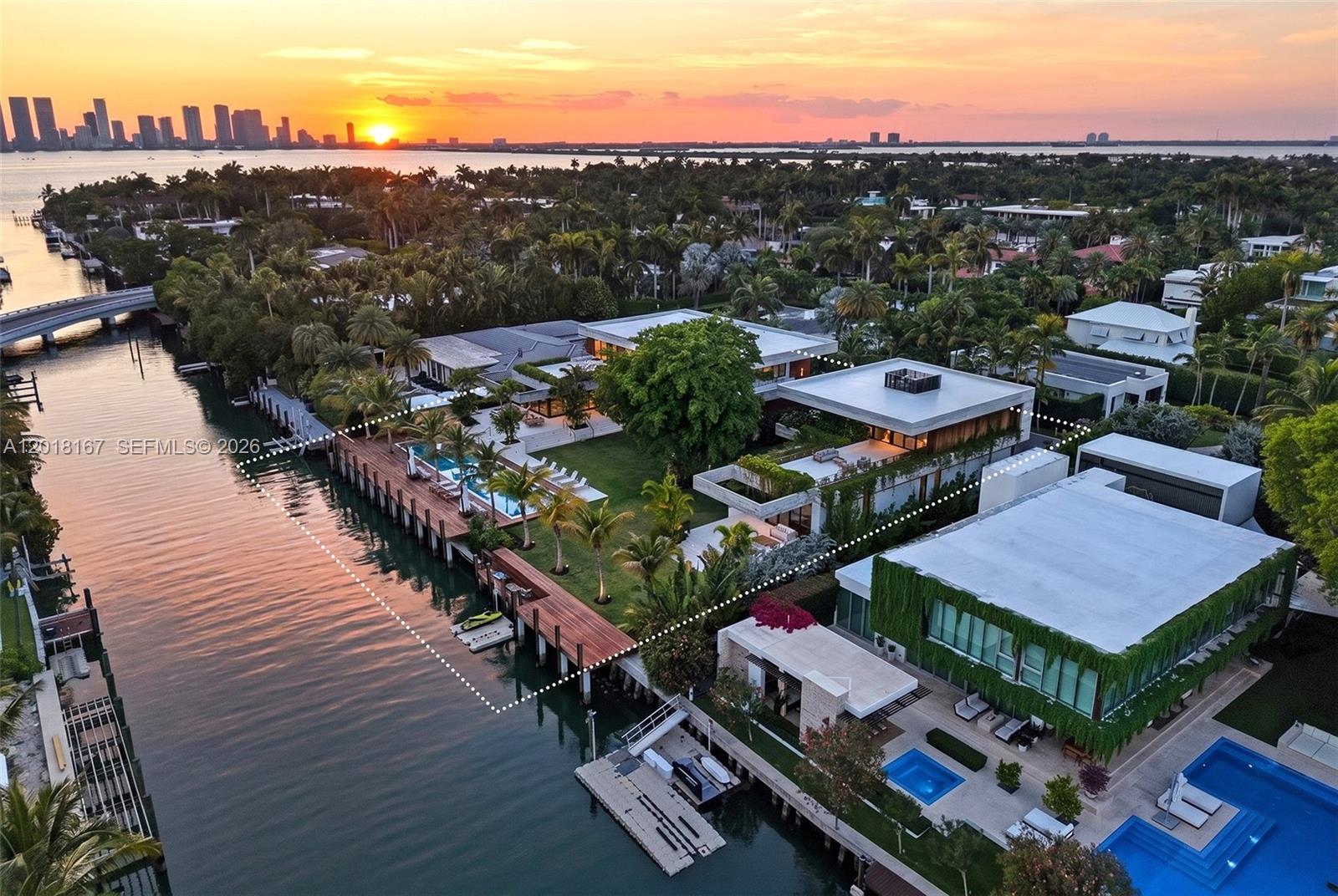 SUNSET ISLANDS-ISLAND NO 3 - Residential
