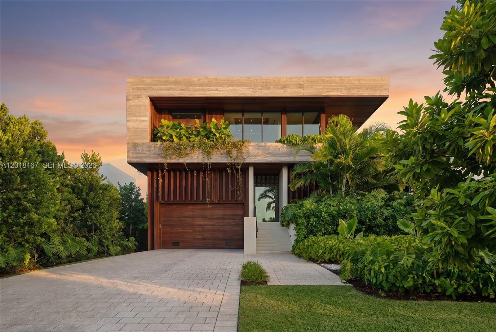 SUNSET ISLANDS-ISLAND NO 3 - Residential