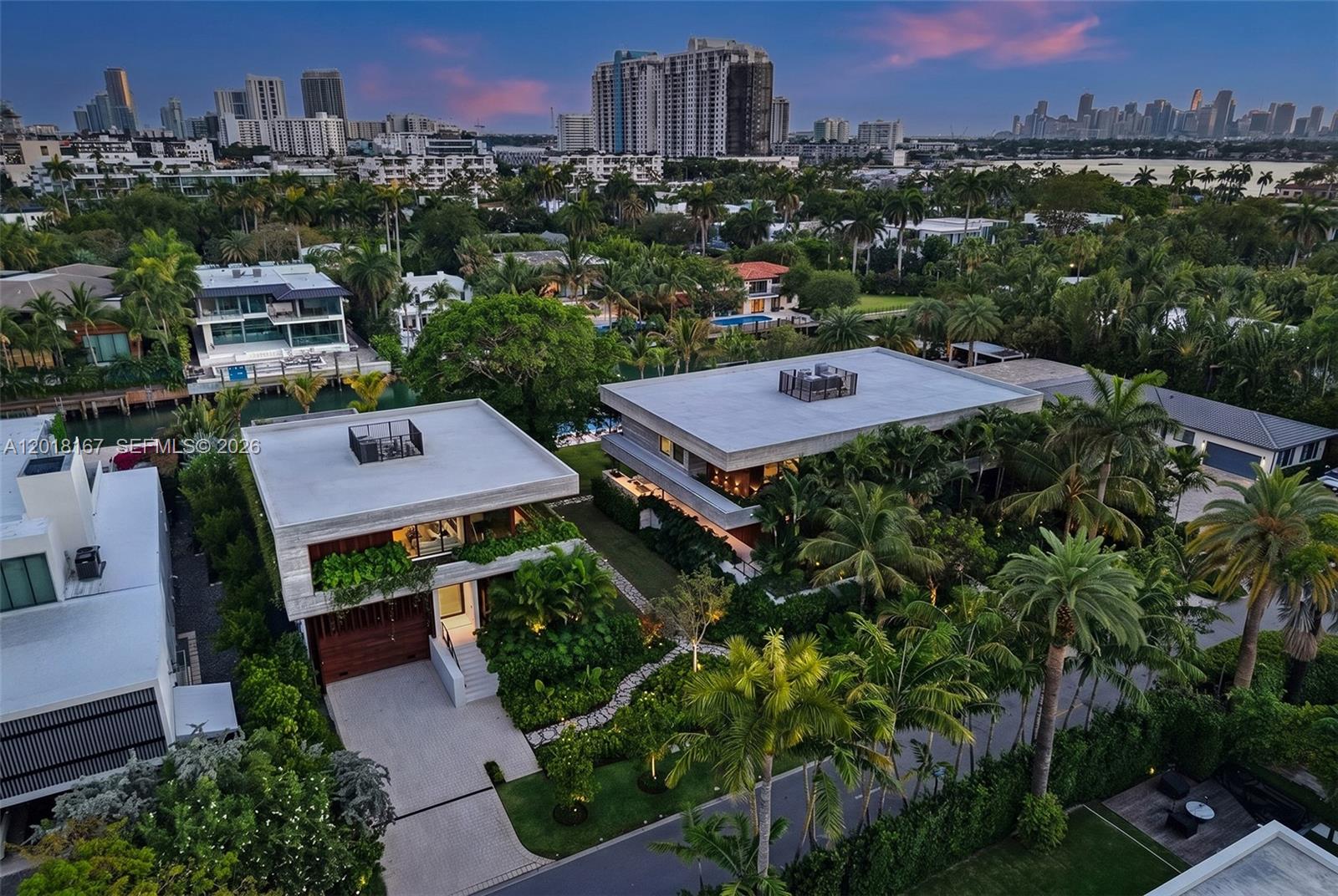 SUNSET ISLANDS-ISLAND NO 3 - Residential