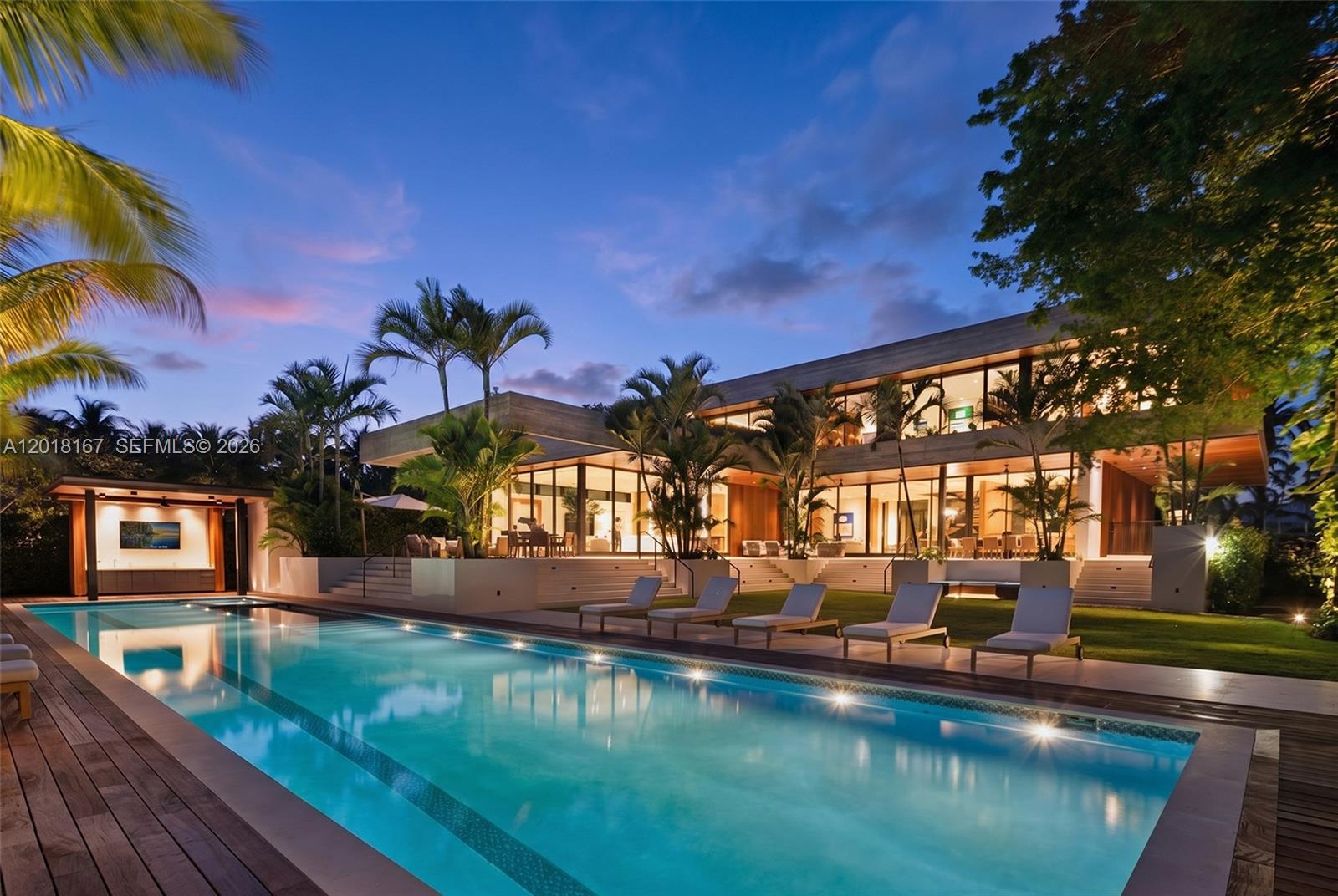 SUNSET ISLANDS-ISLAND NO 3 - Residential