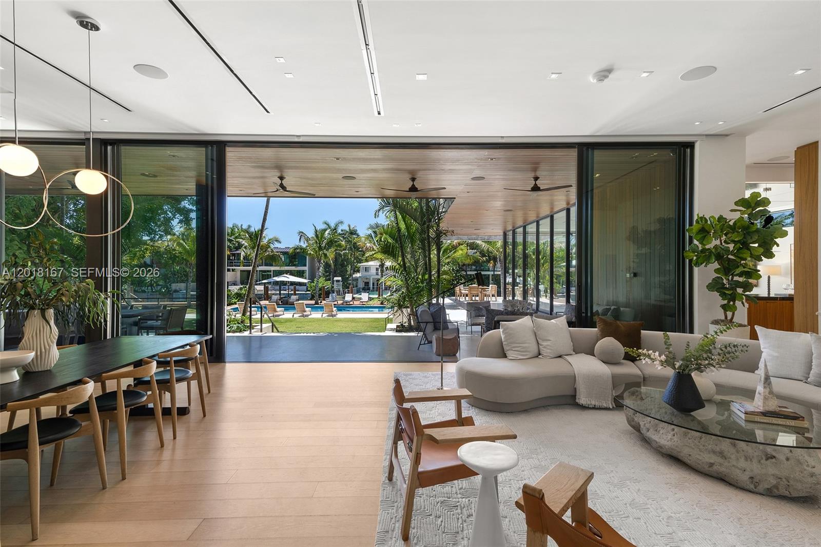 SUNSET ISLANDS-ISLAND NO 3 - Residential