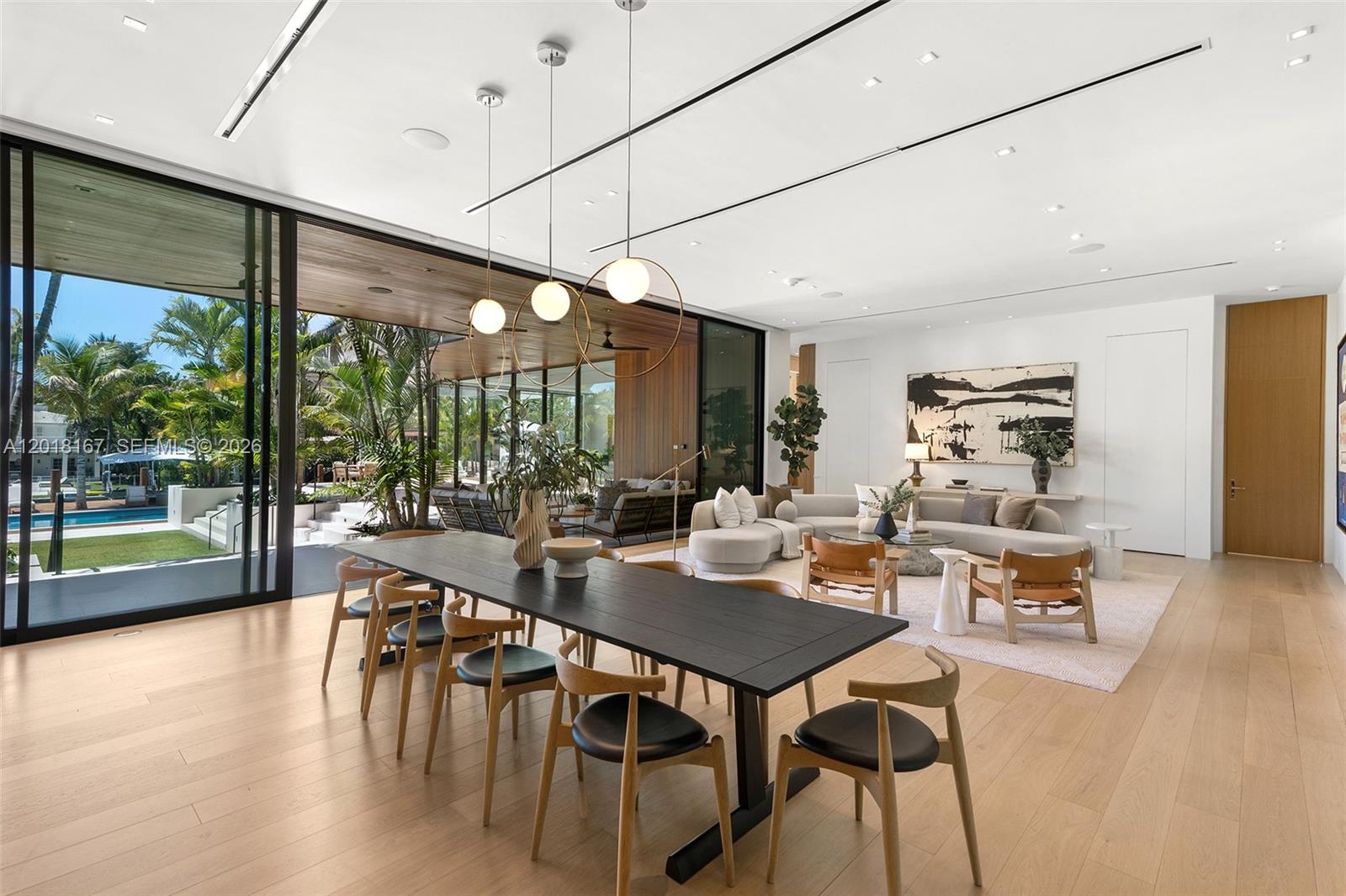 SUNSET ISLANDS-ISLAND NO 3 - Residential