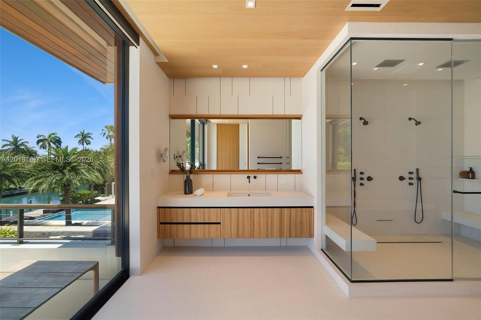 SUNSET ISLANDS-ISLAND NO 3 - Residential