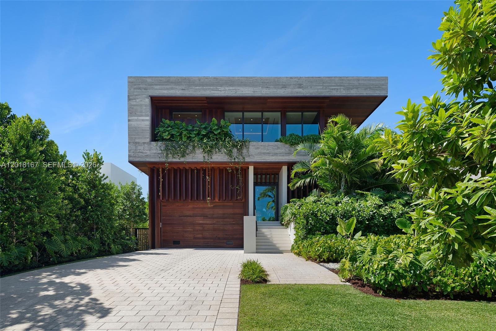 SUNSET ISLANDS-ISLAND NO 3 - Residential