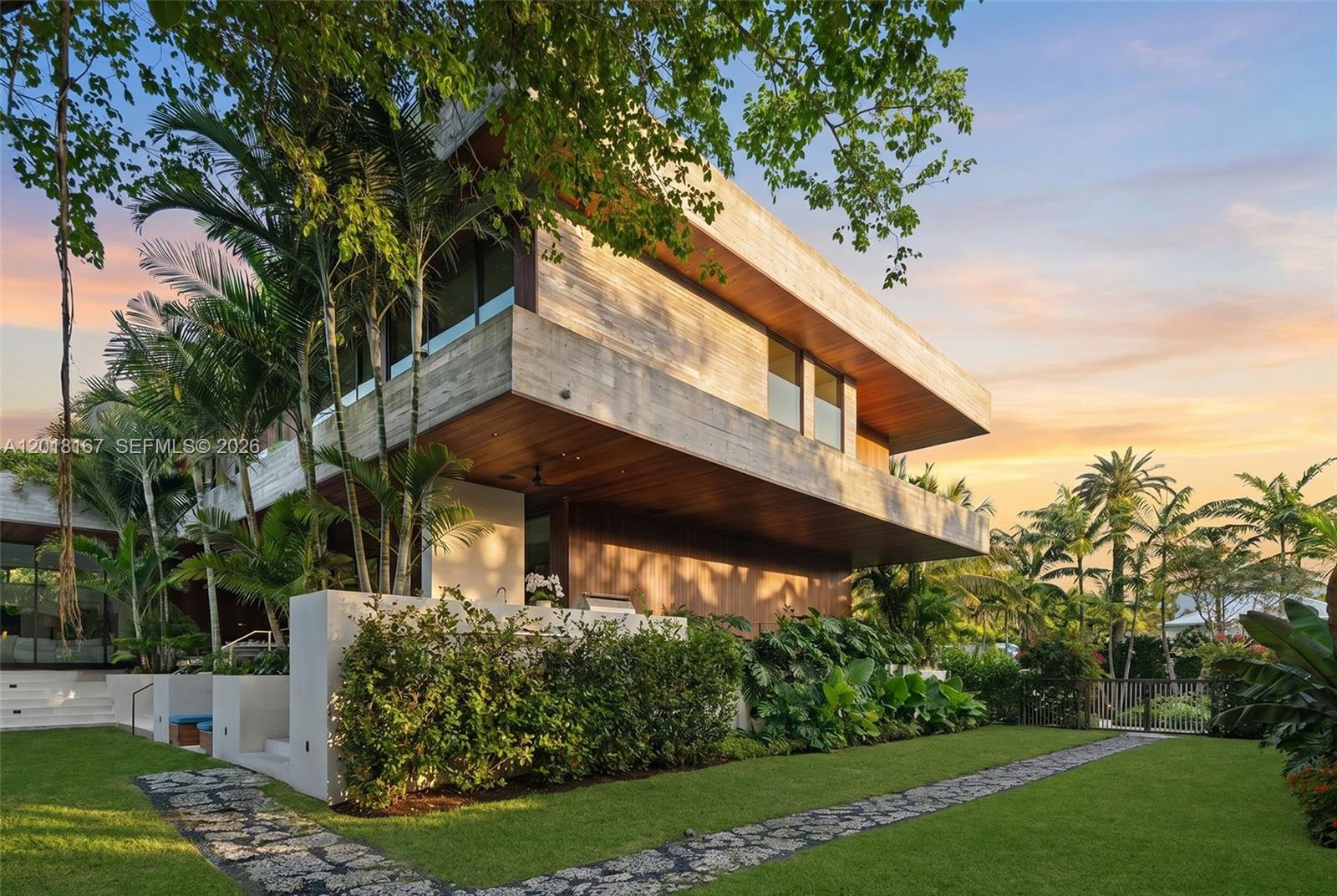 SUNSET ISLANDS-ISLAND NO 3 - Residential