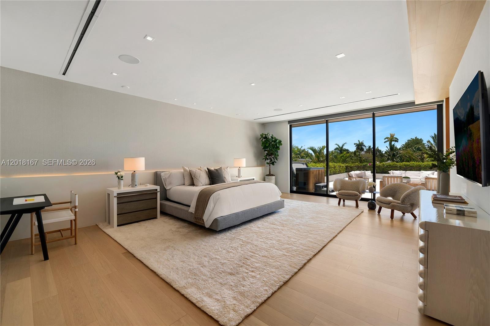 SUNSET ISLANDS-ISLAND NO 3 - Residential