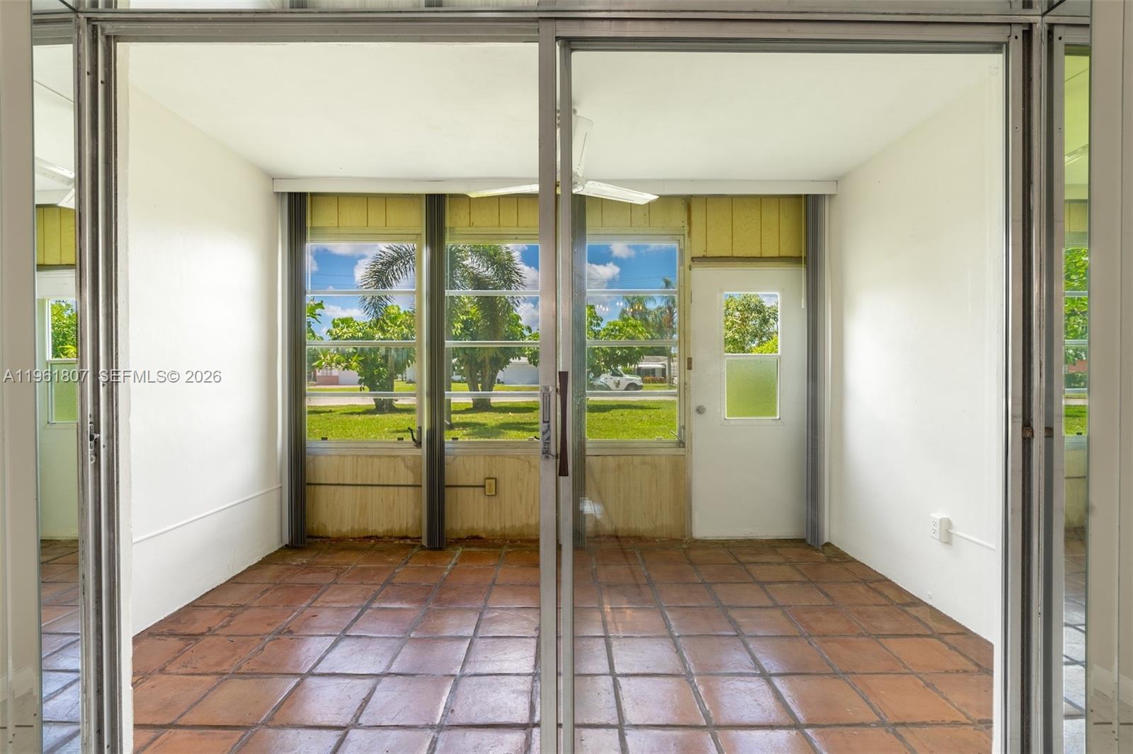 ORIOLE GOLF & TENNIS CLUB - Residential