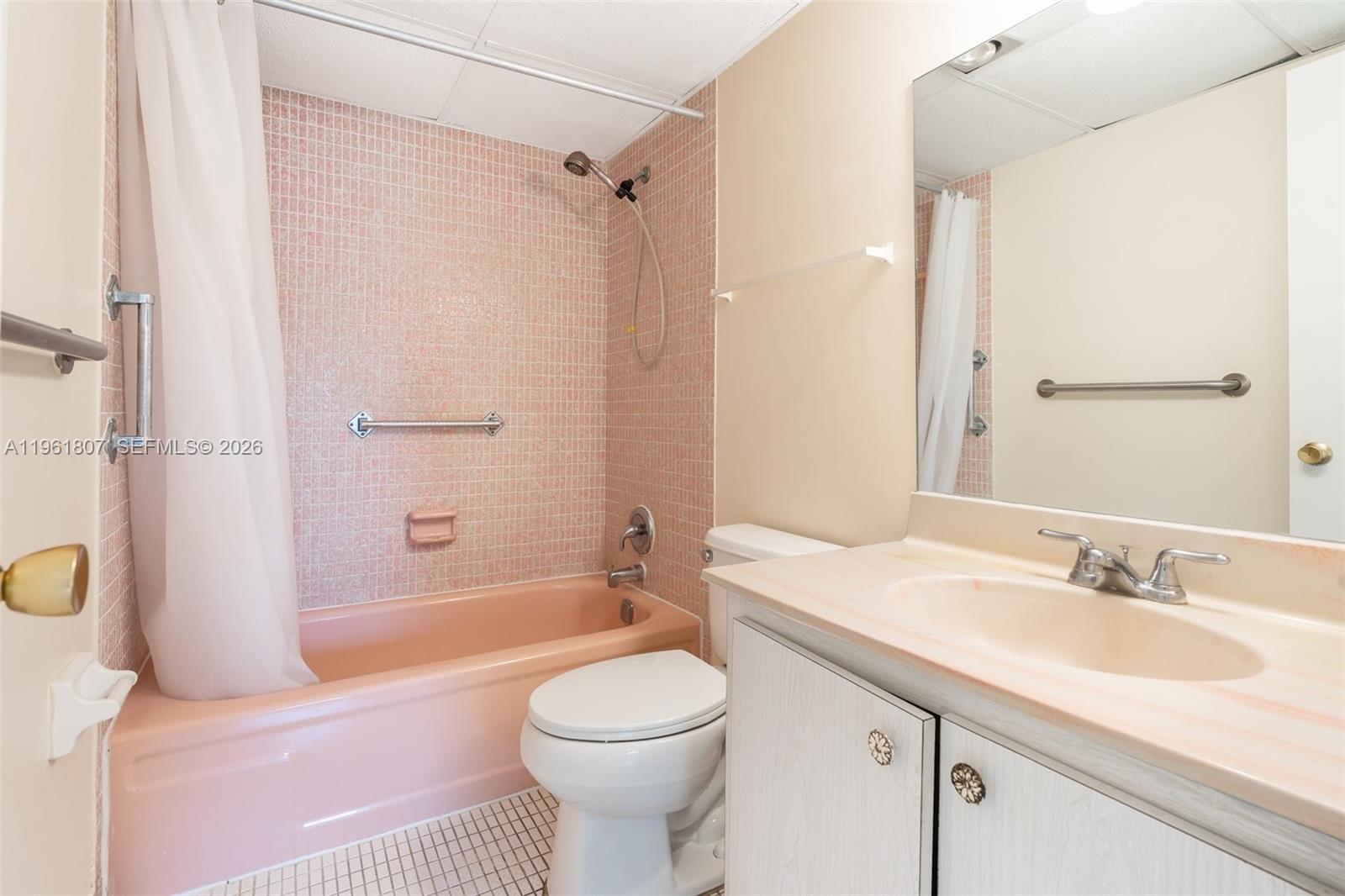 ORIOLE GOLF & TENNIS CLUB - Residential