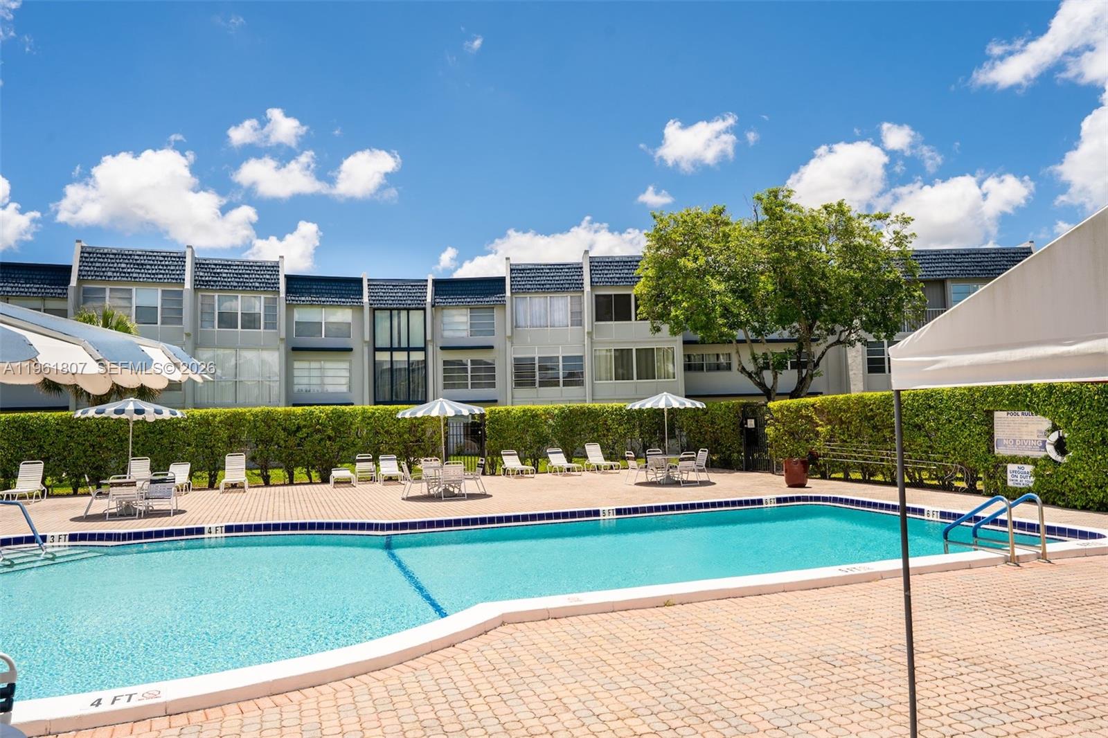 ORIOLE GOLF & TENNIS CLUB - Residential