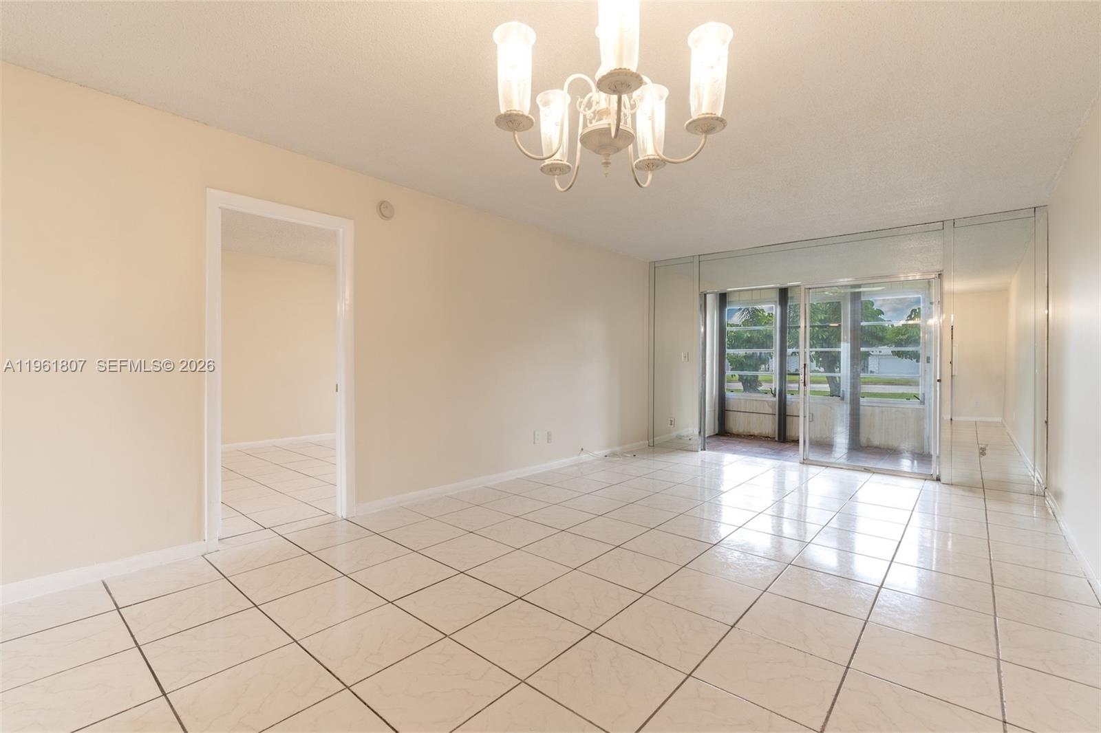 ORIOLE GOLF & TENNIS CLUB - Residential