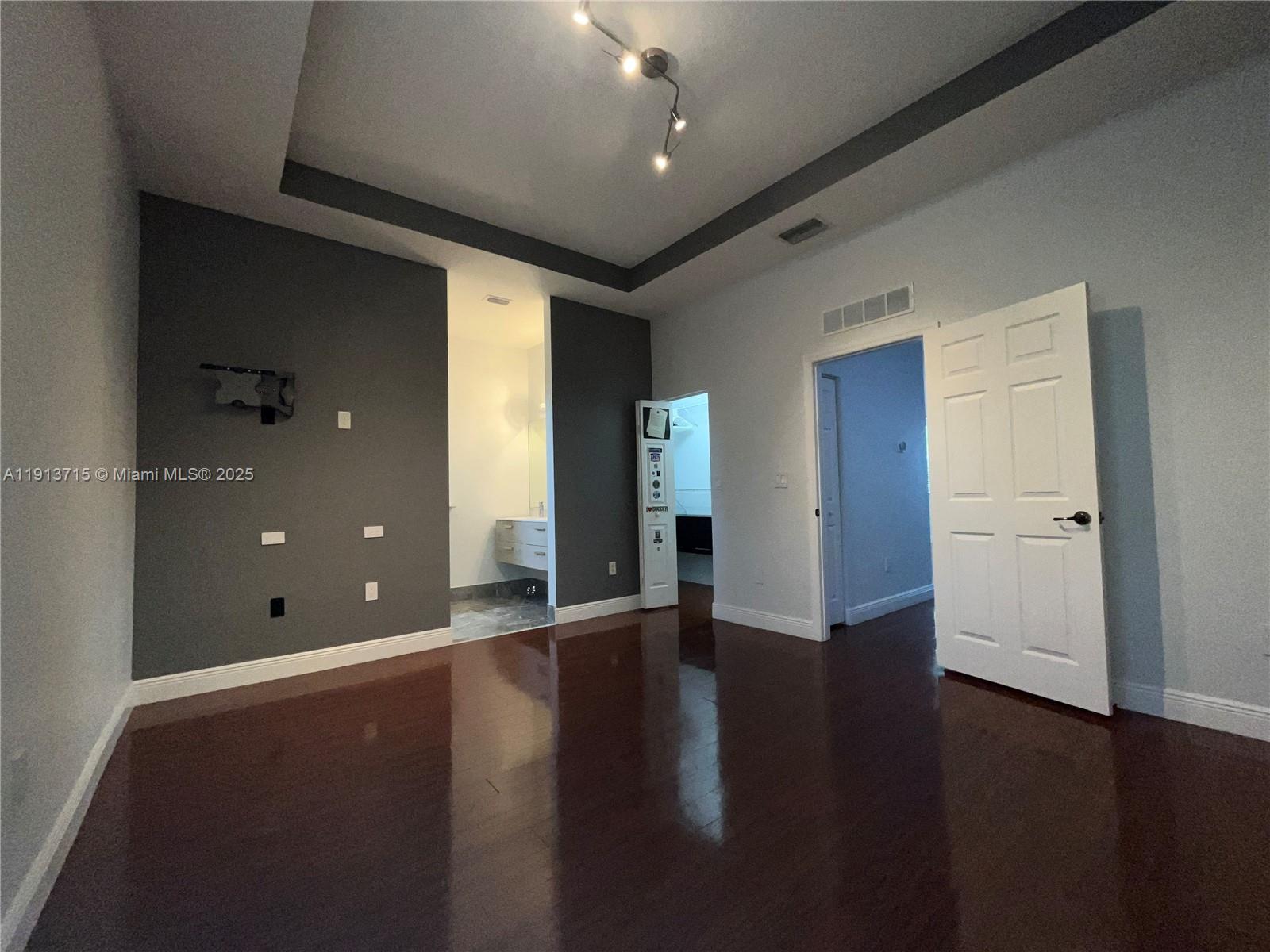 LAS TERRAZAS AT VIZCAYA - Residential Lease