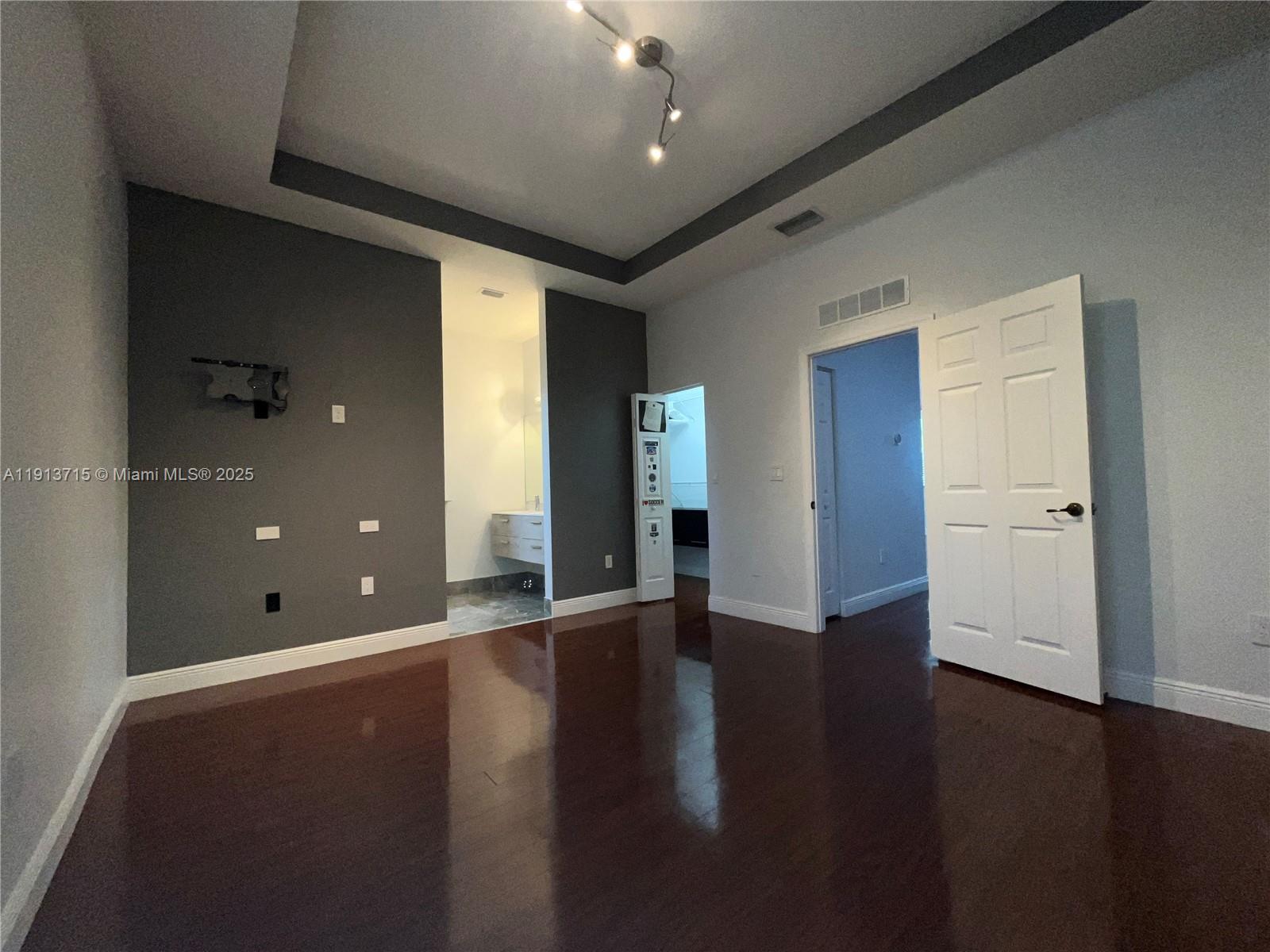 LAS TERRAZAS AT VIZCAYA - Residential Lease