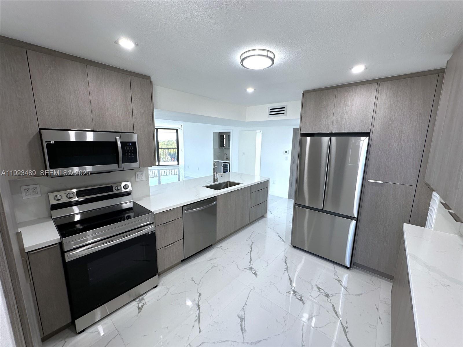 SEAWATCH CONDOMINIUM - Residential