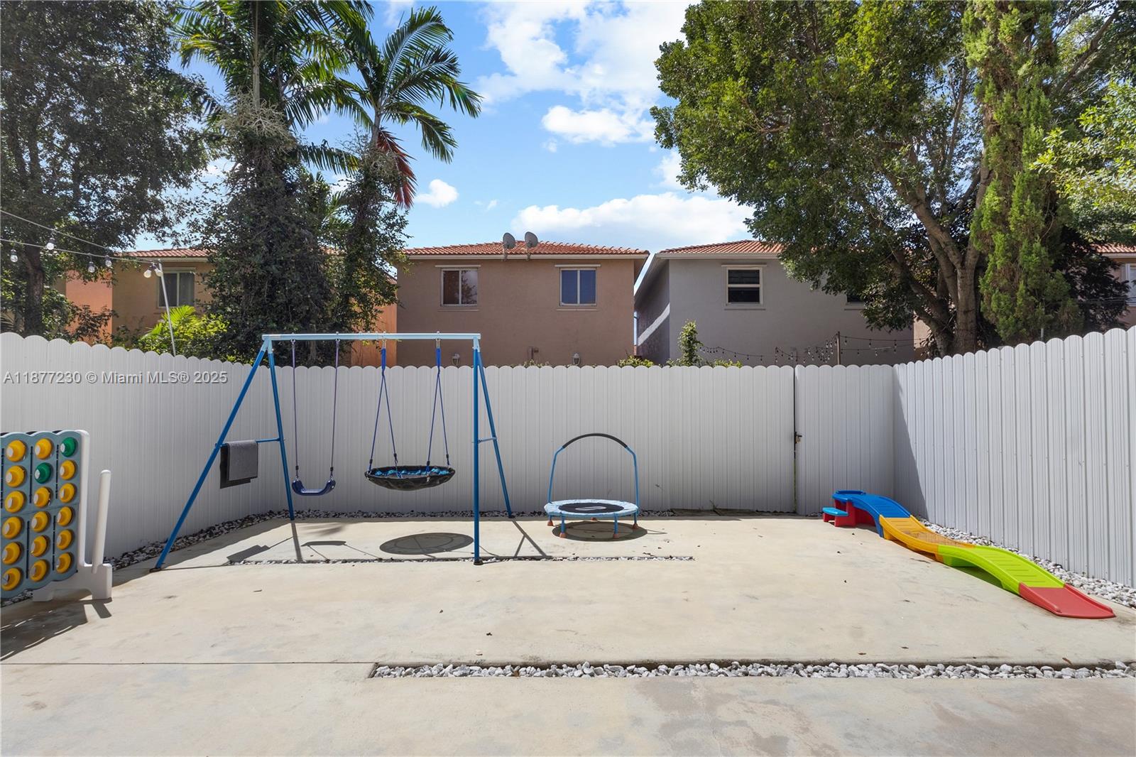 FOREST LAKE PARADISE - Residential