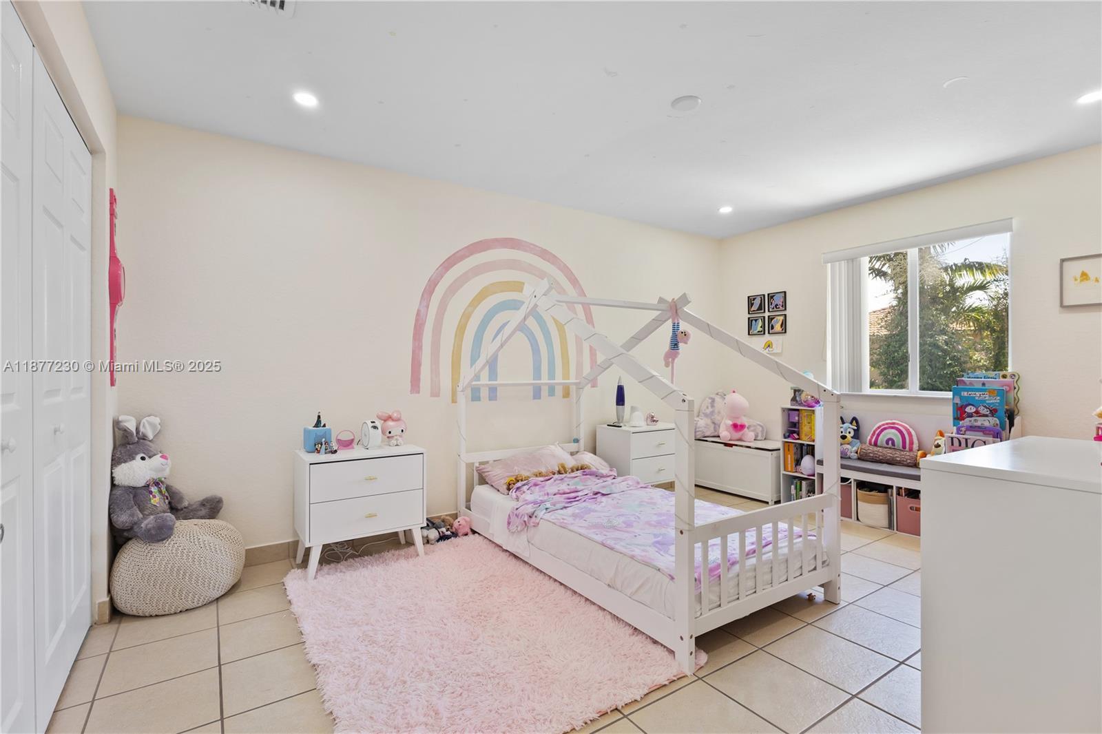 FOREST LAKE PARADISE - Residential