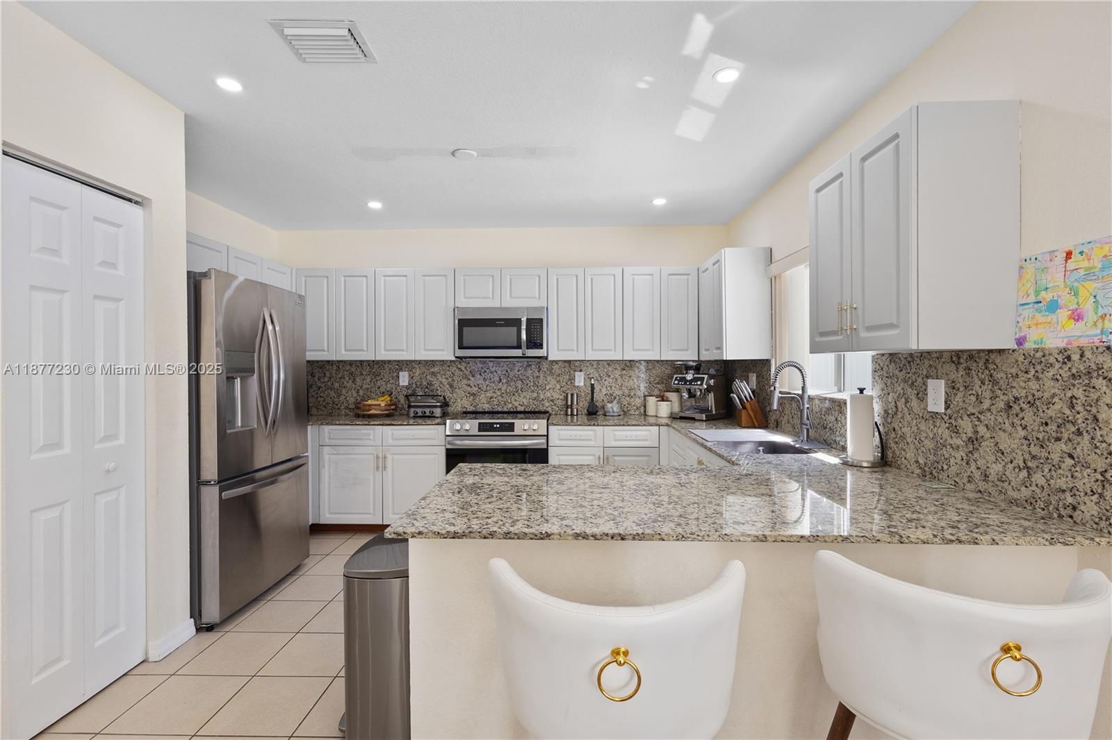 FOREST LAKE PARADISE - Residential