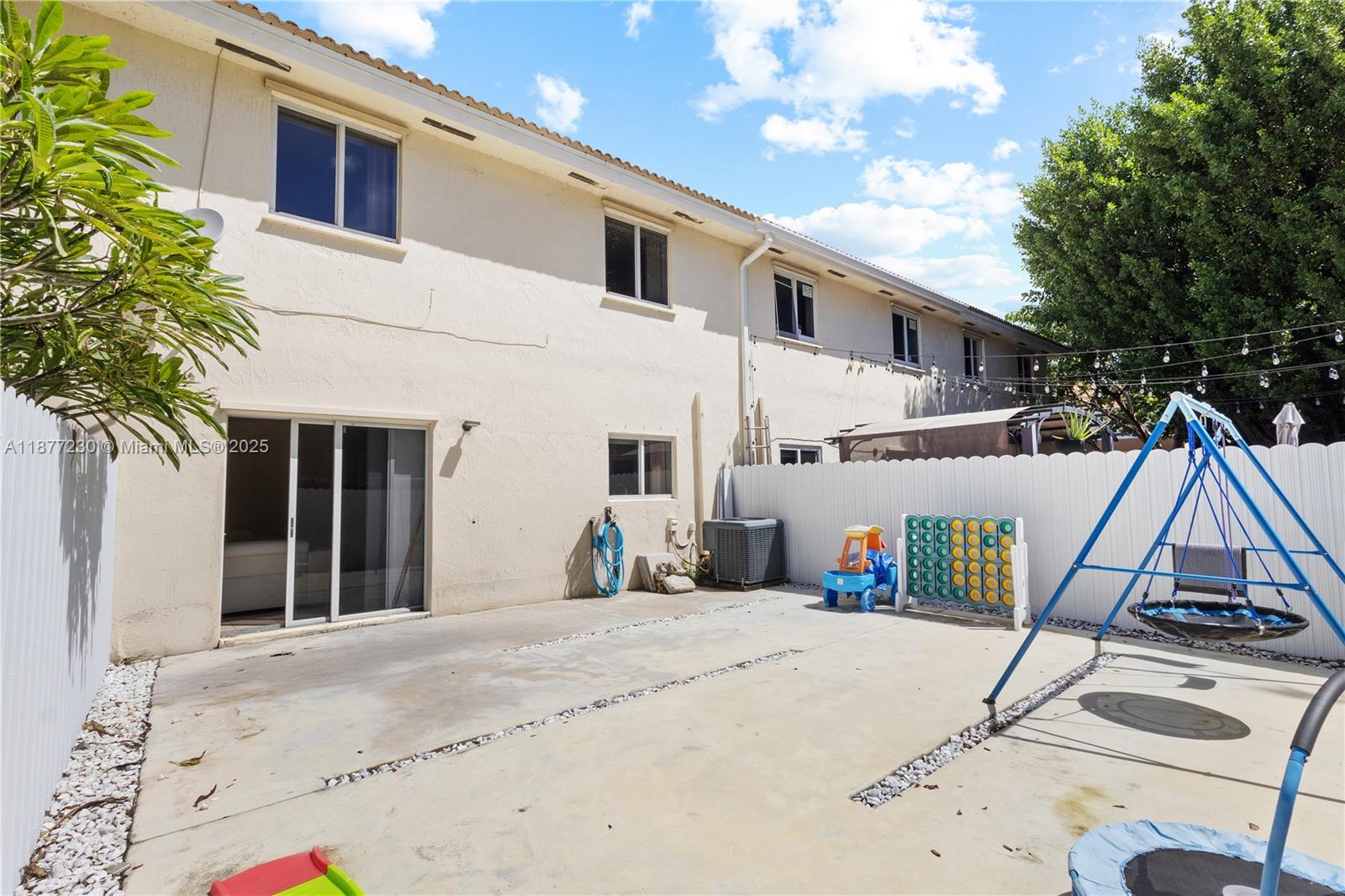 FOREST LAKE PARADISE - Residential