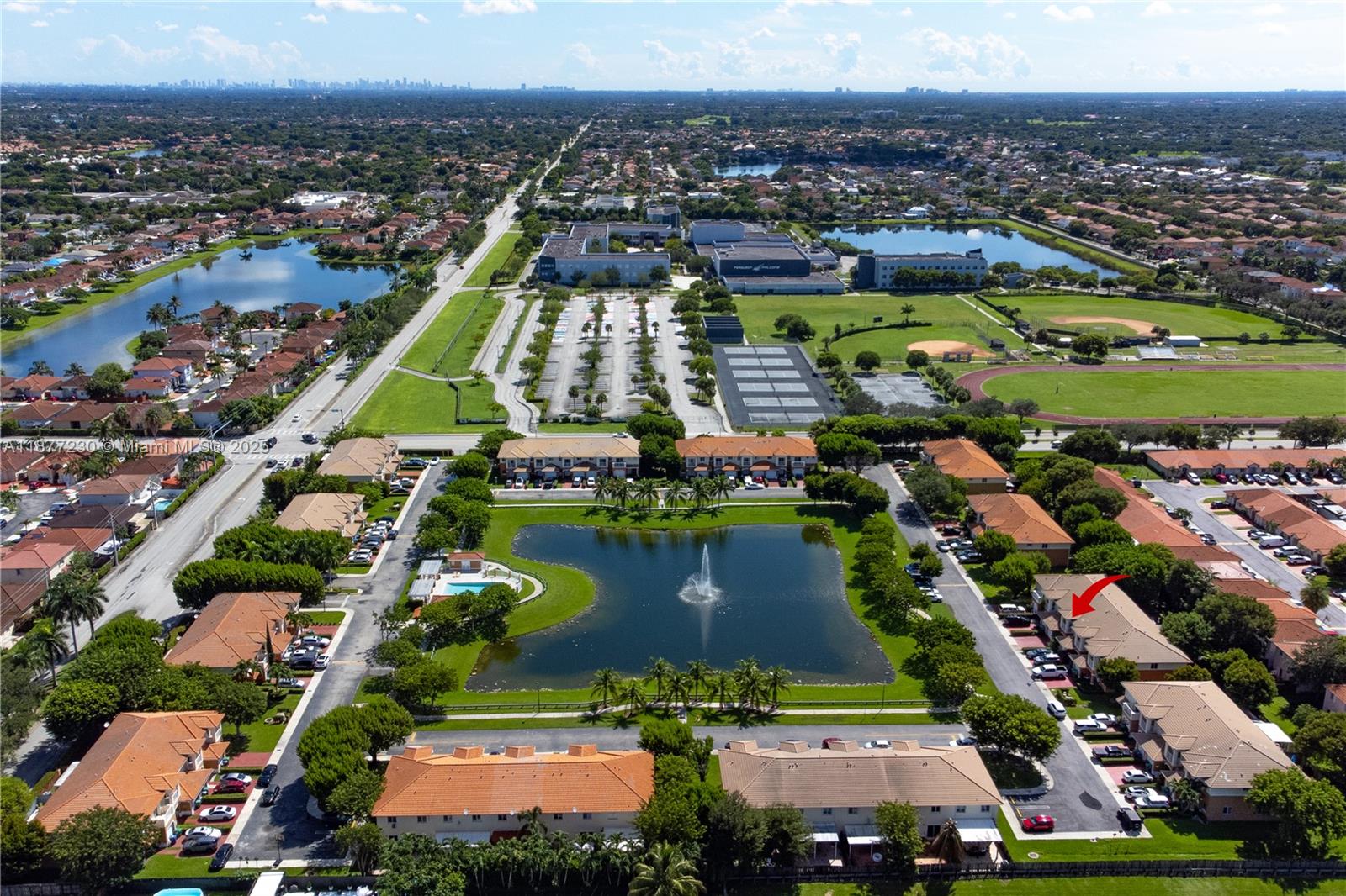 FOREST LAKE PARADISE - Residential