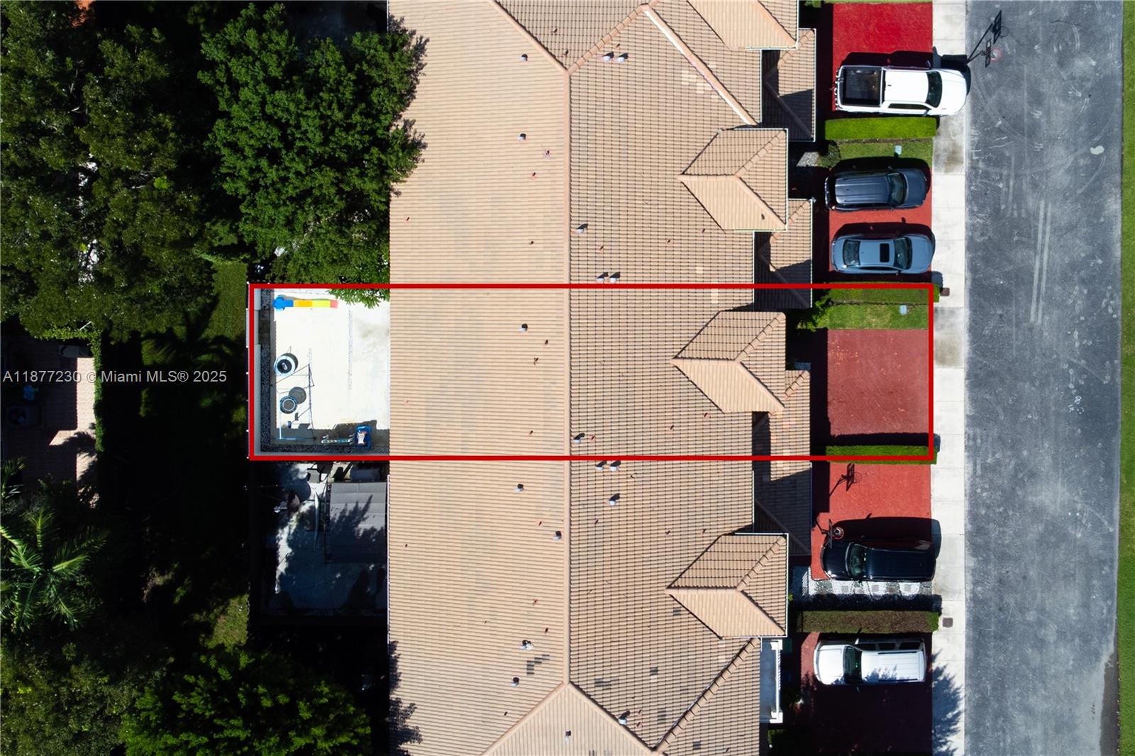 FOREST LAKE PARADISE - Residential