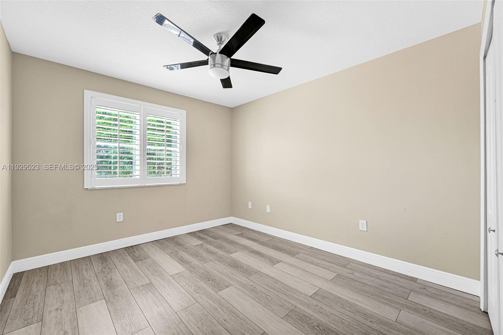 POD 6 AT MONARCH LAKES - Residential Lease