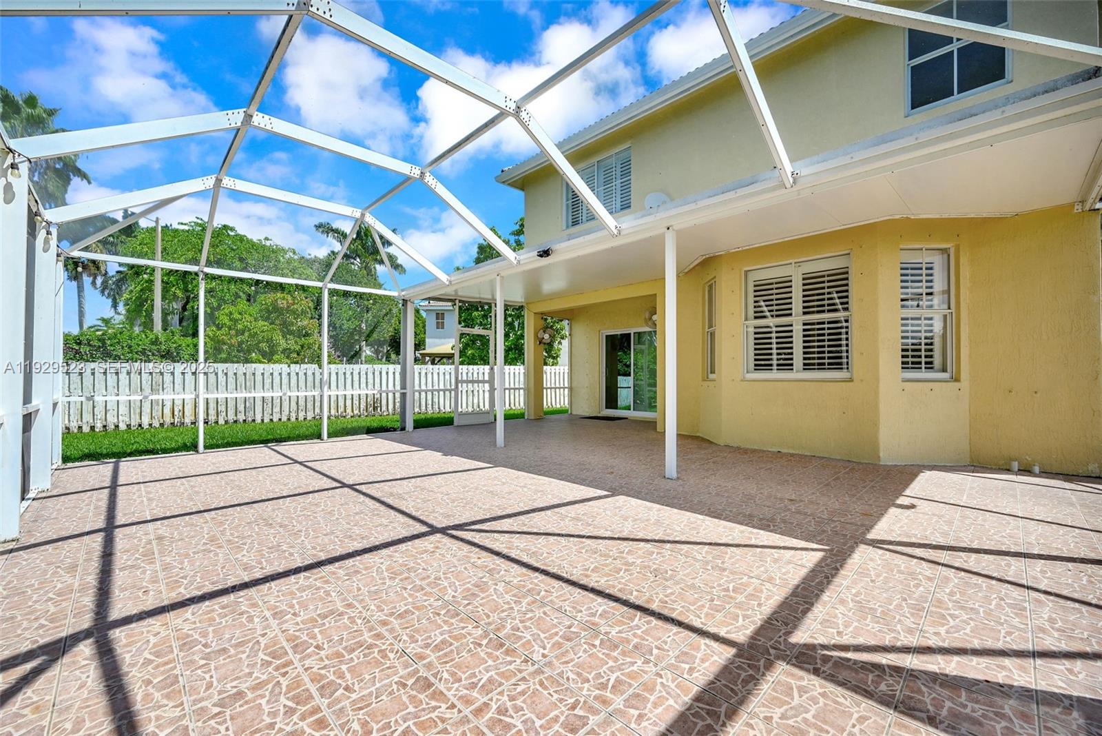 POD 6 AT MONARCH LAKES - Residential Lease