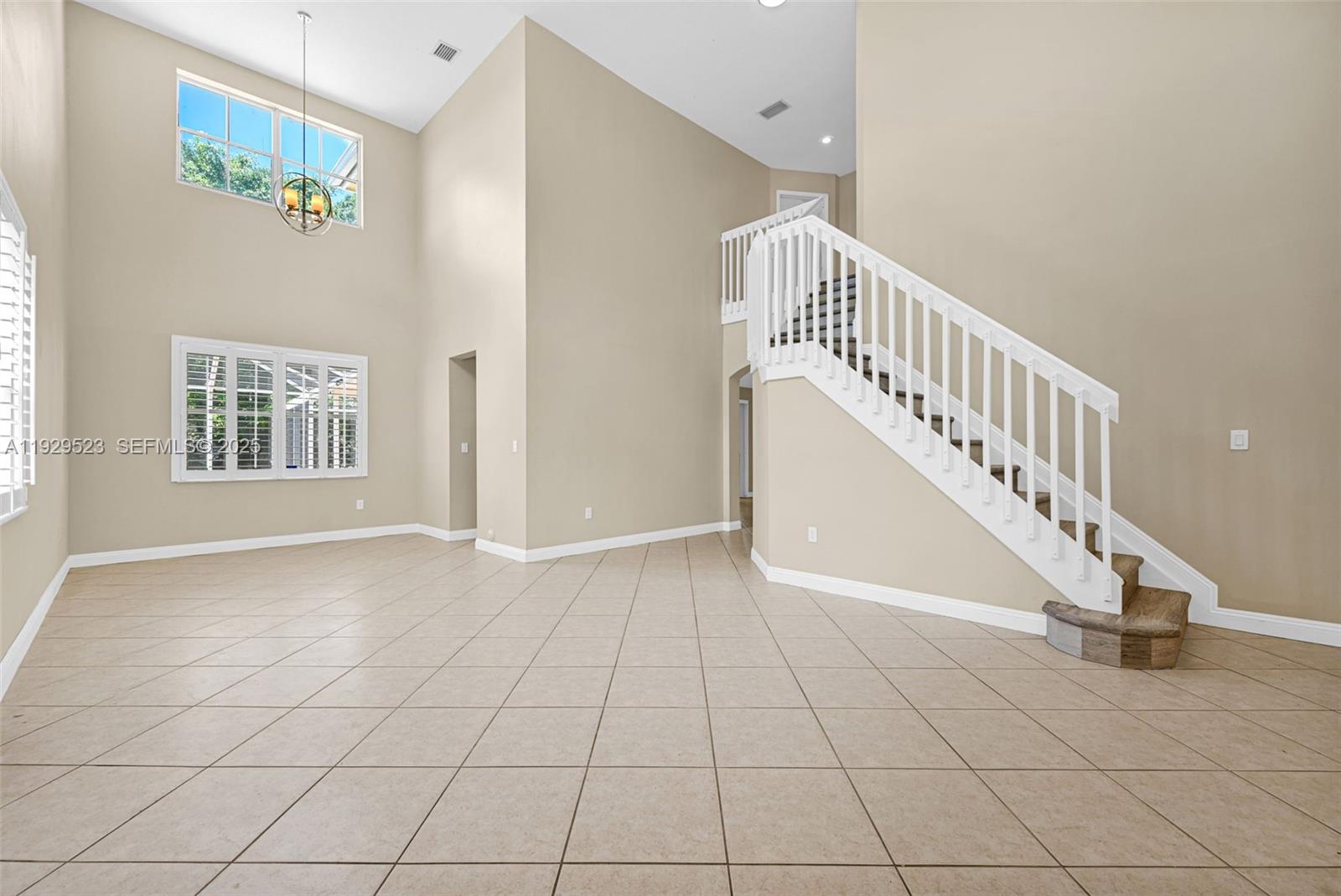 POD 6 AT MONARCH LAKES - Residential Lease