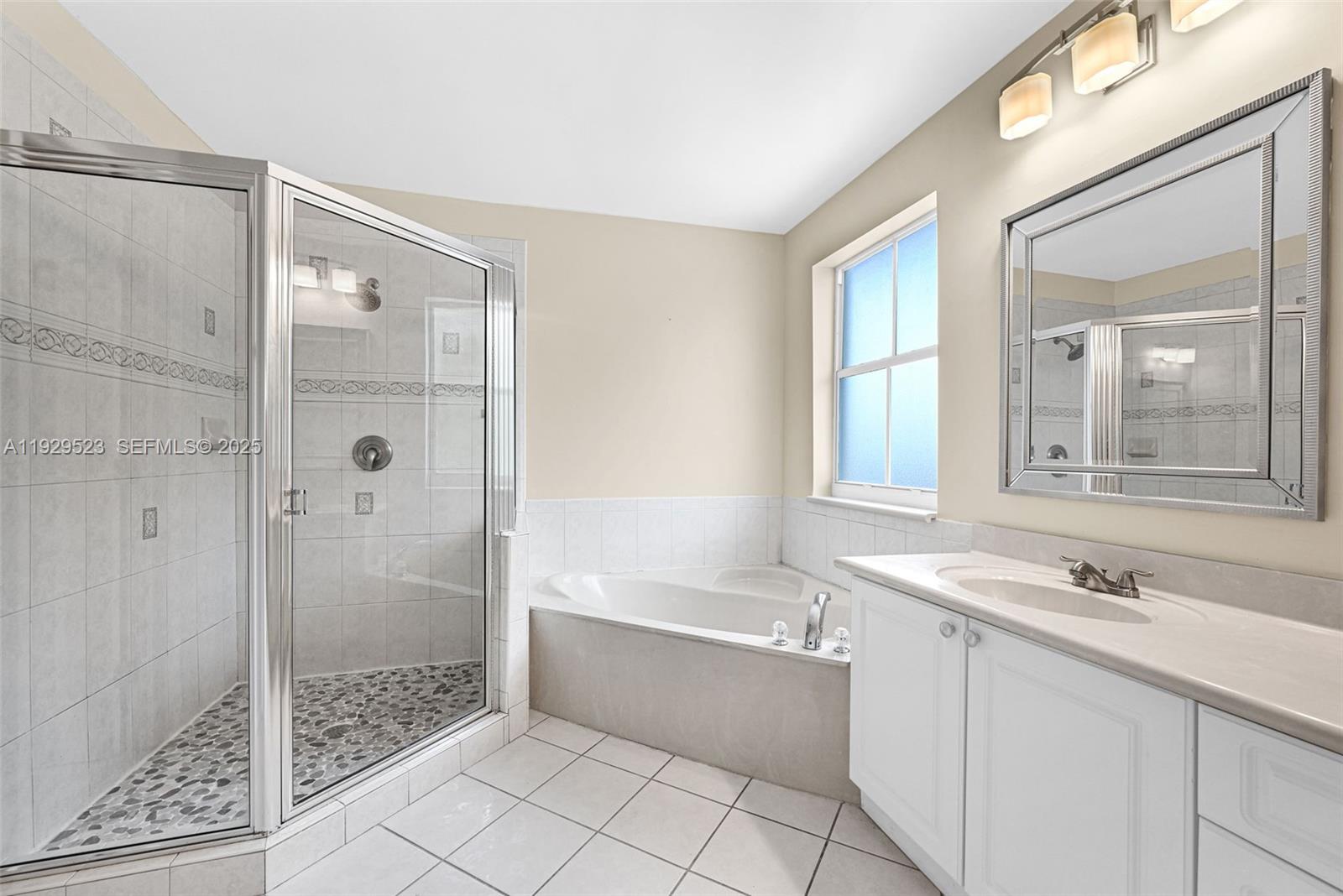 POD 6 AT MONARCH LAKES - Residential Lease