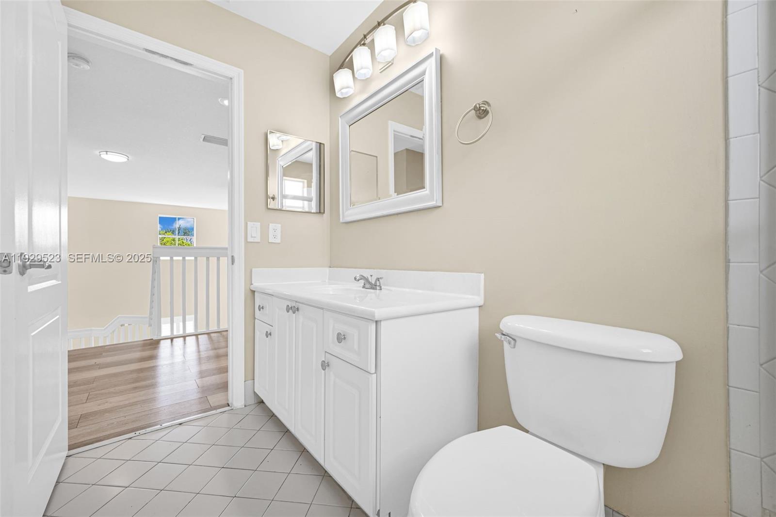 POD 6 AT MONARCH LAKES - Residential Lease