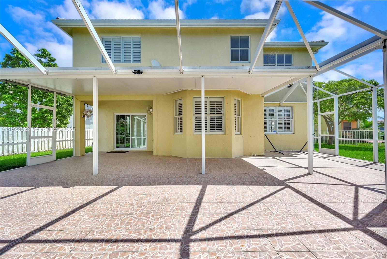 POD 6 AT MONARCH LAKES - Residential Lease