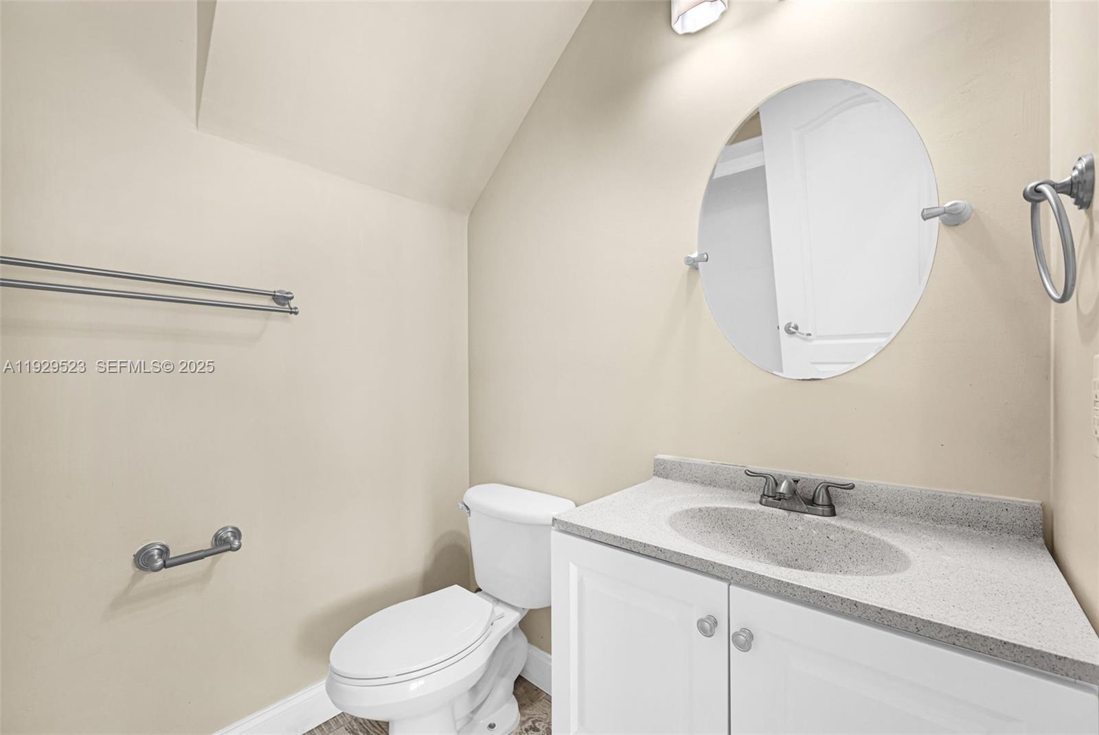 POD 6 AT MONARCH LAKES - Residential Lease