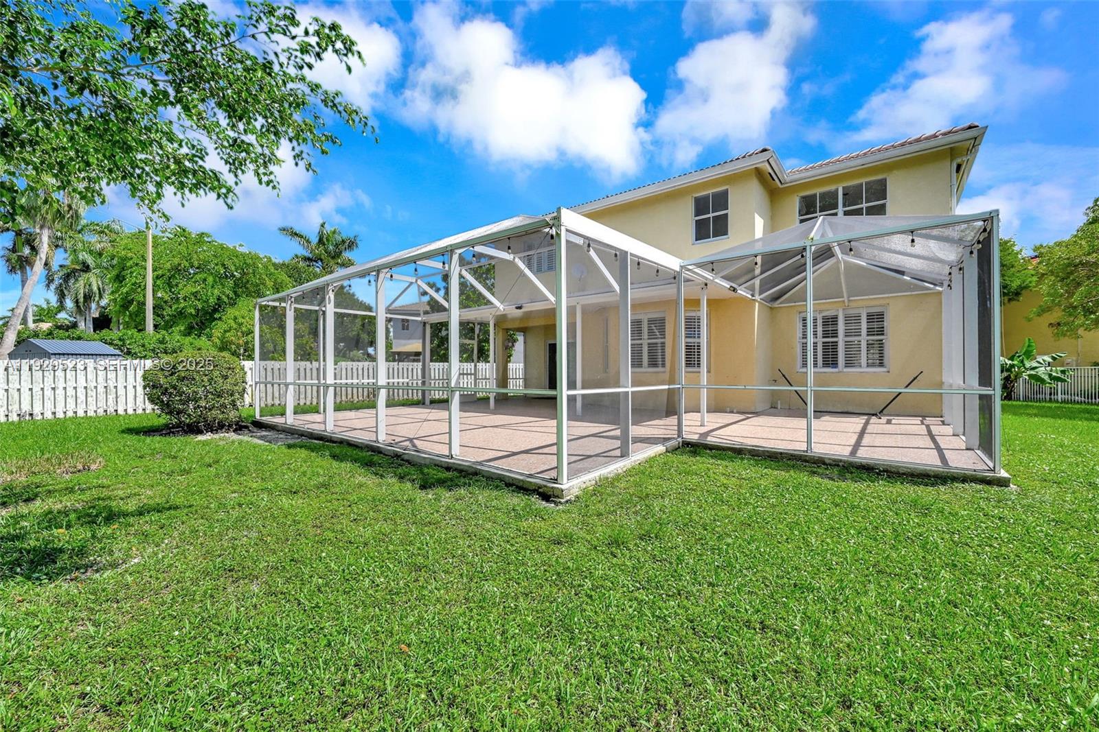 POD 6 AT MONARCH LAKES - Residential Lease