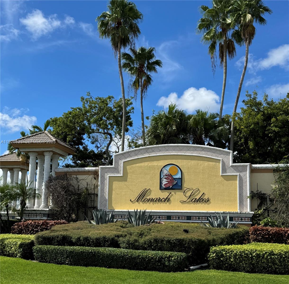 POD 6 AT MONARCH LAKES - Residential Lease