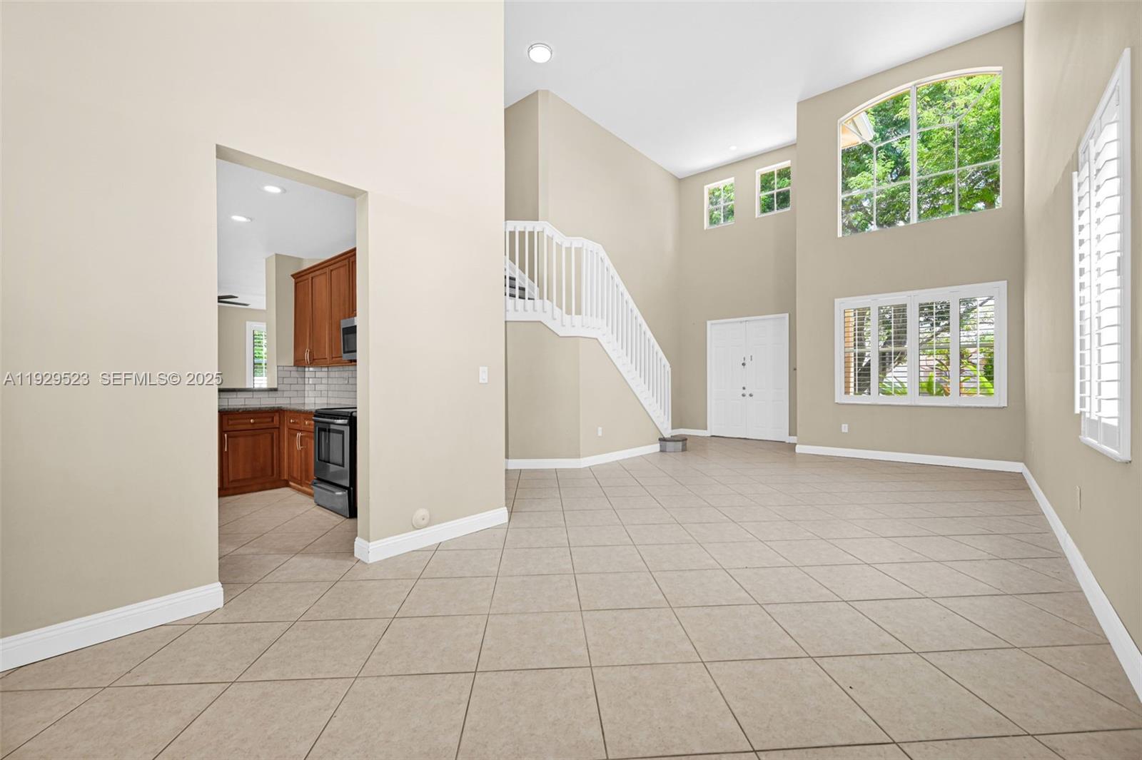 POD 6 AT MONARCH LAKES - Residential Lease