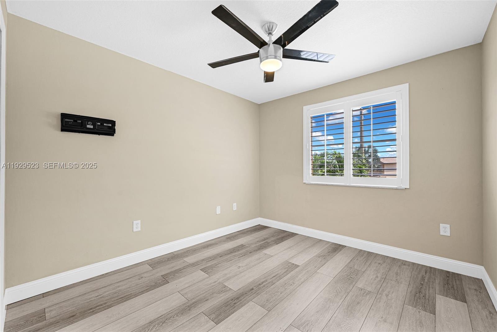 POD 6 AT MONARCH LAKES - Residential Lease