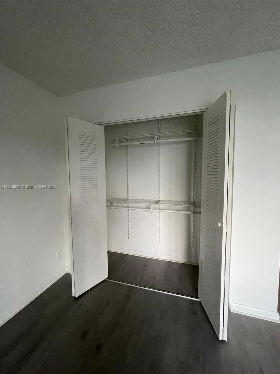 LAKESHORE AT UNIVERSITY P - Residential